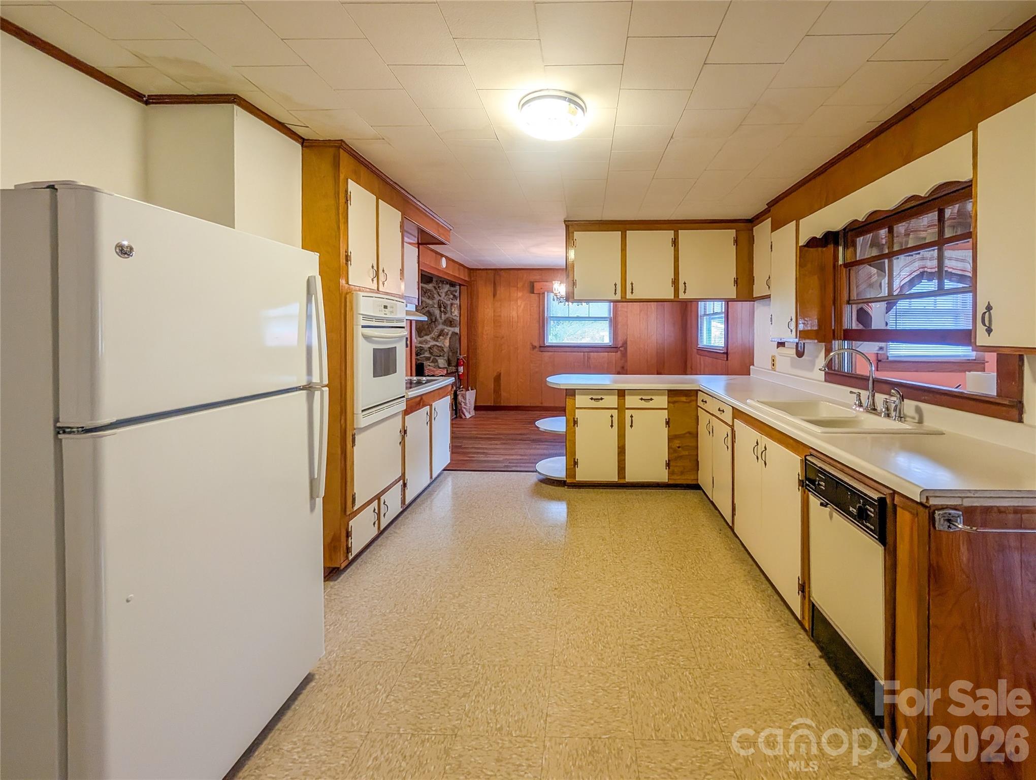 165 Cattail Creek Road — Burnsville