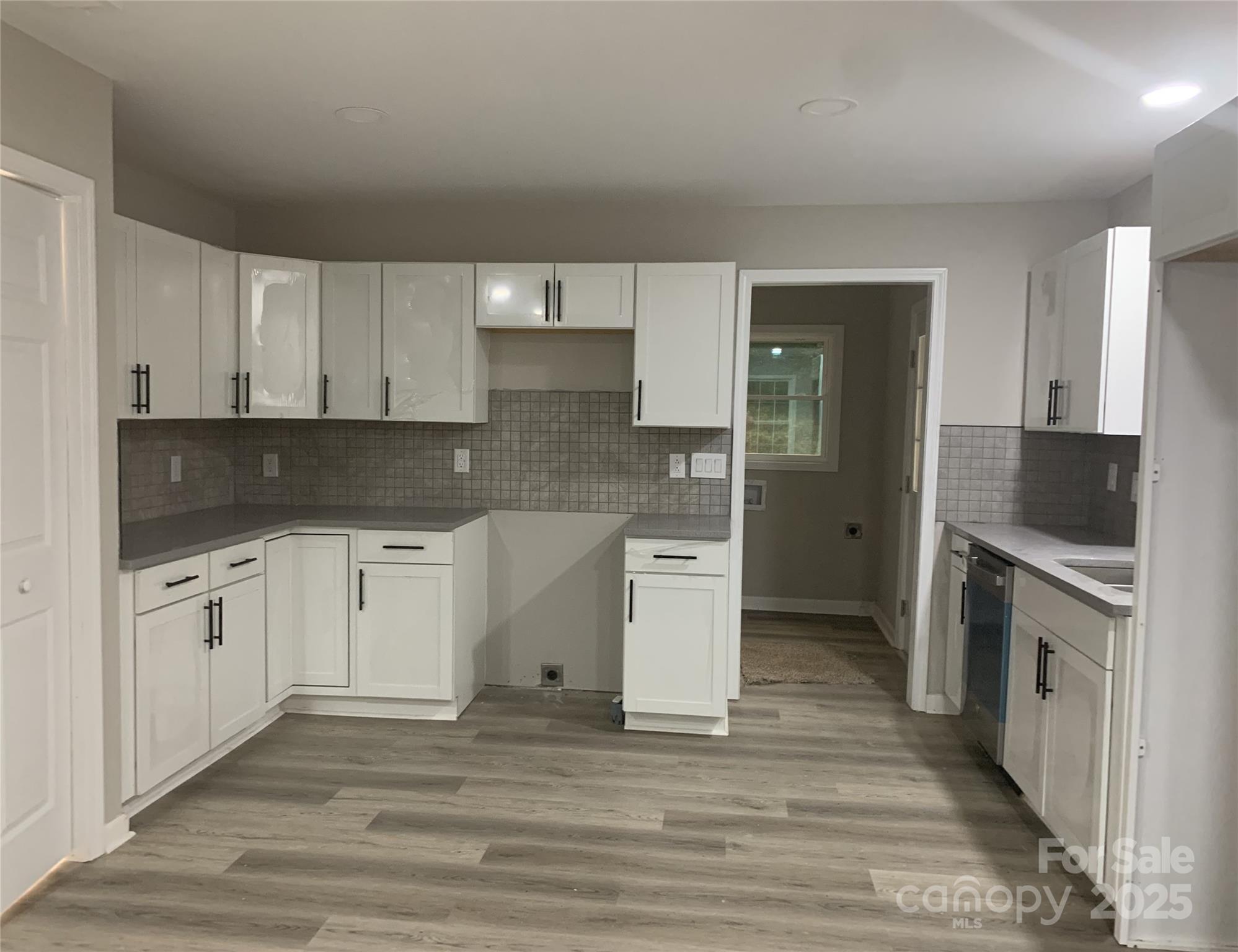 501 Colony Road — Monroe
