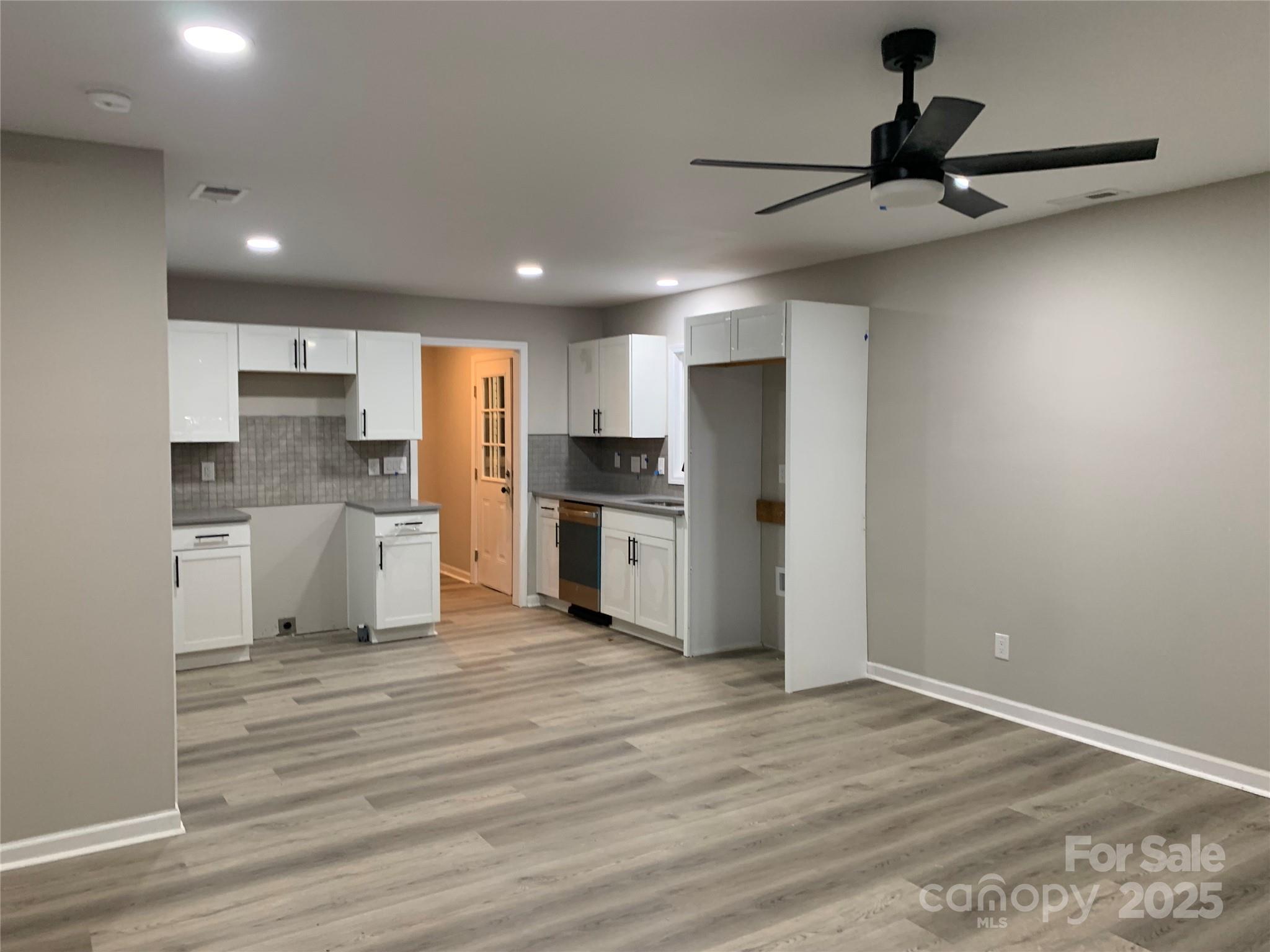501 Colony Road — Monroe
