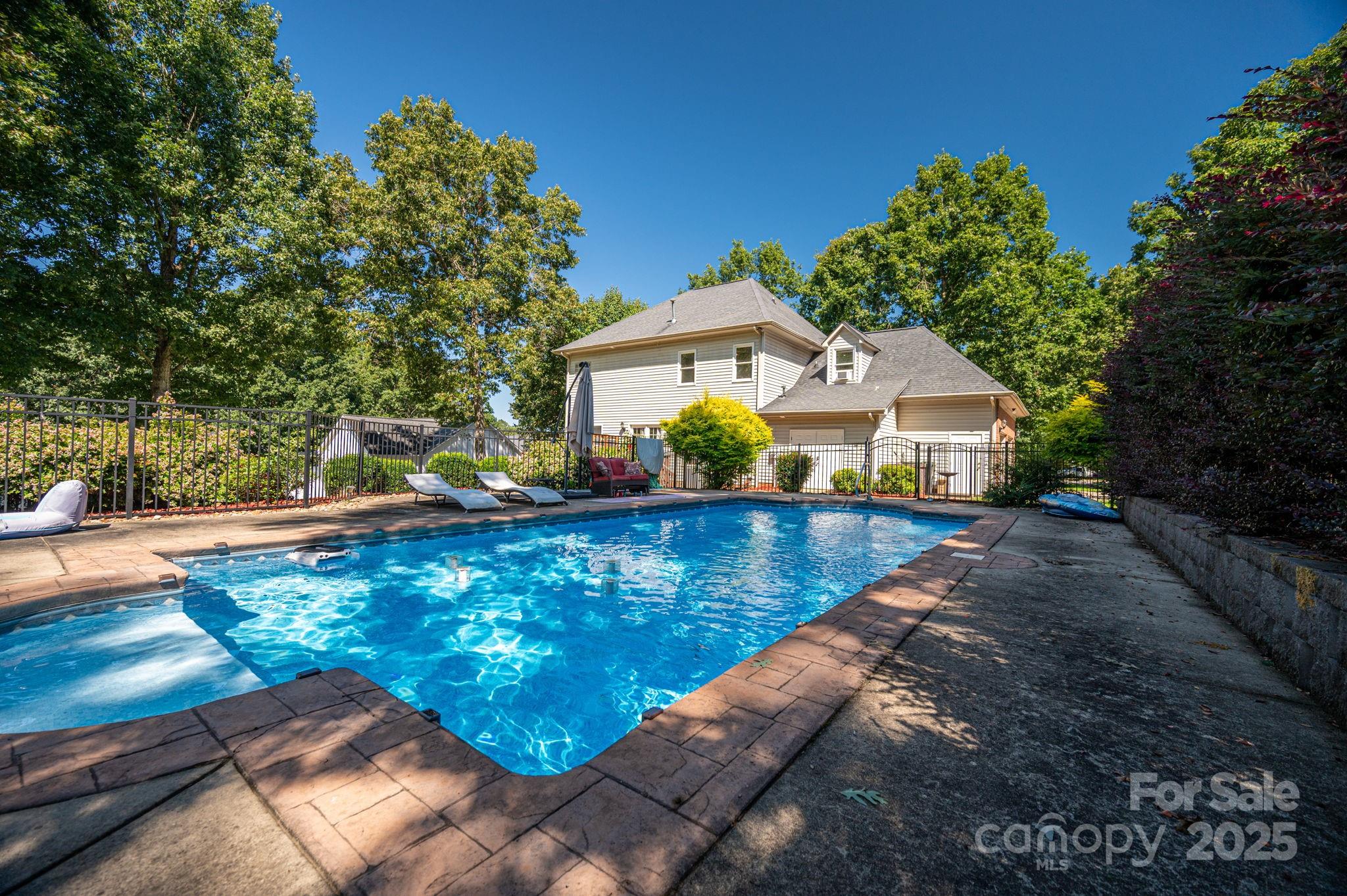 109 Nemans Cove — Cherryville