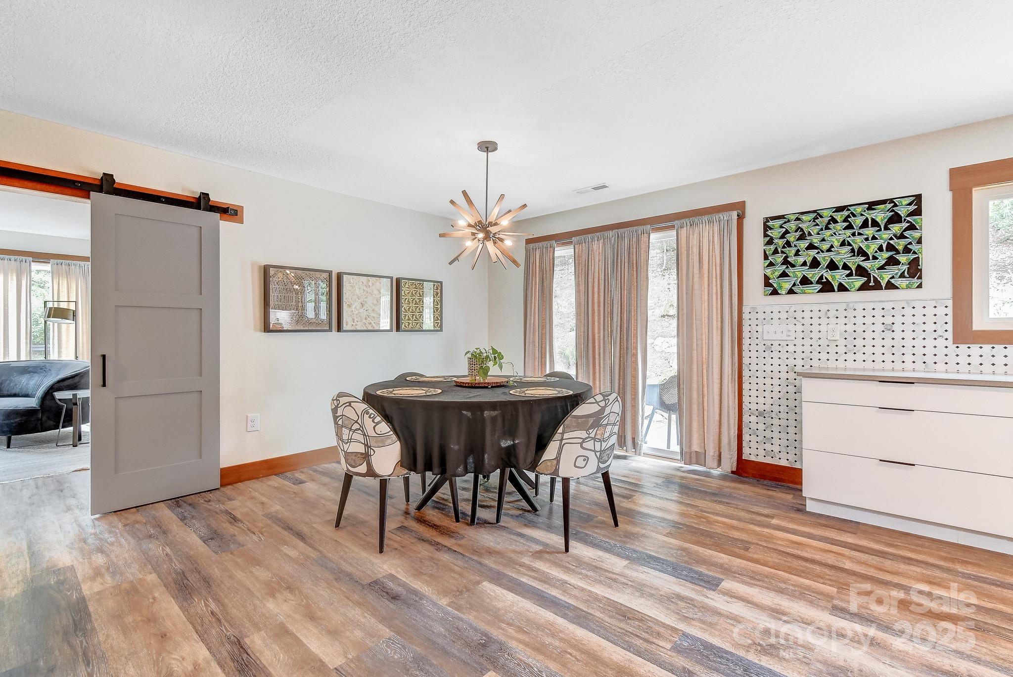 9 Oakwood Drive — Weaverville
