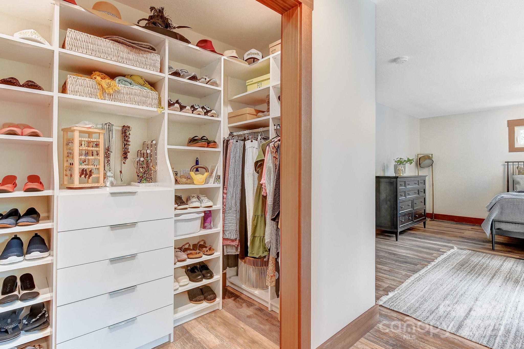 9 Oakwood Drive — Weaverville