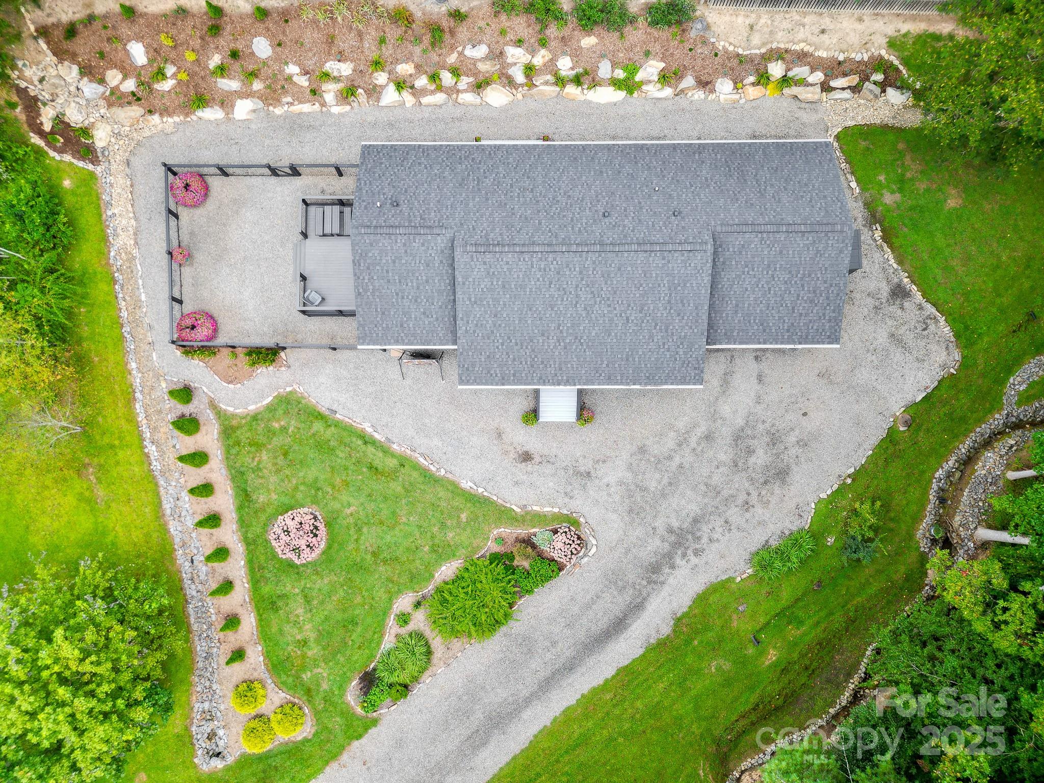 9 Oakwood Drive — Weaverville