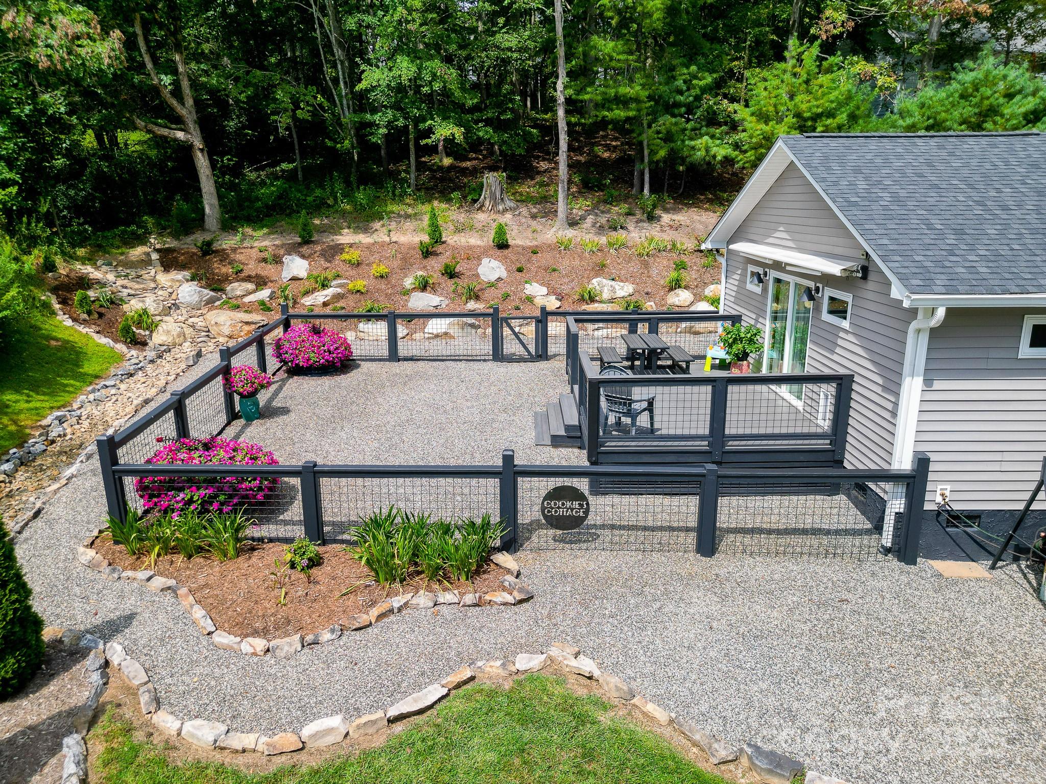 9 Oakwood Drive — Weaverville