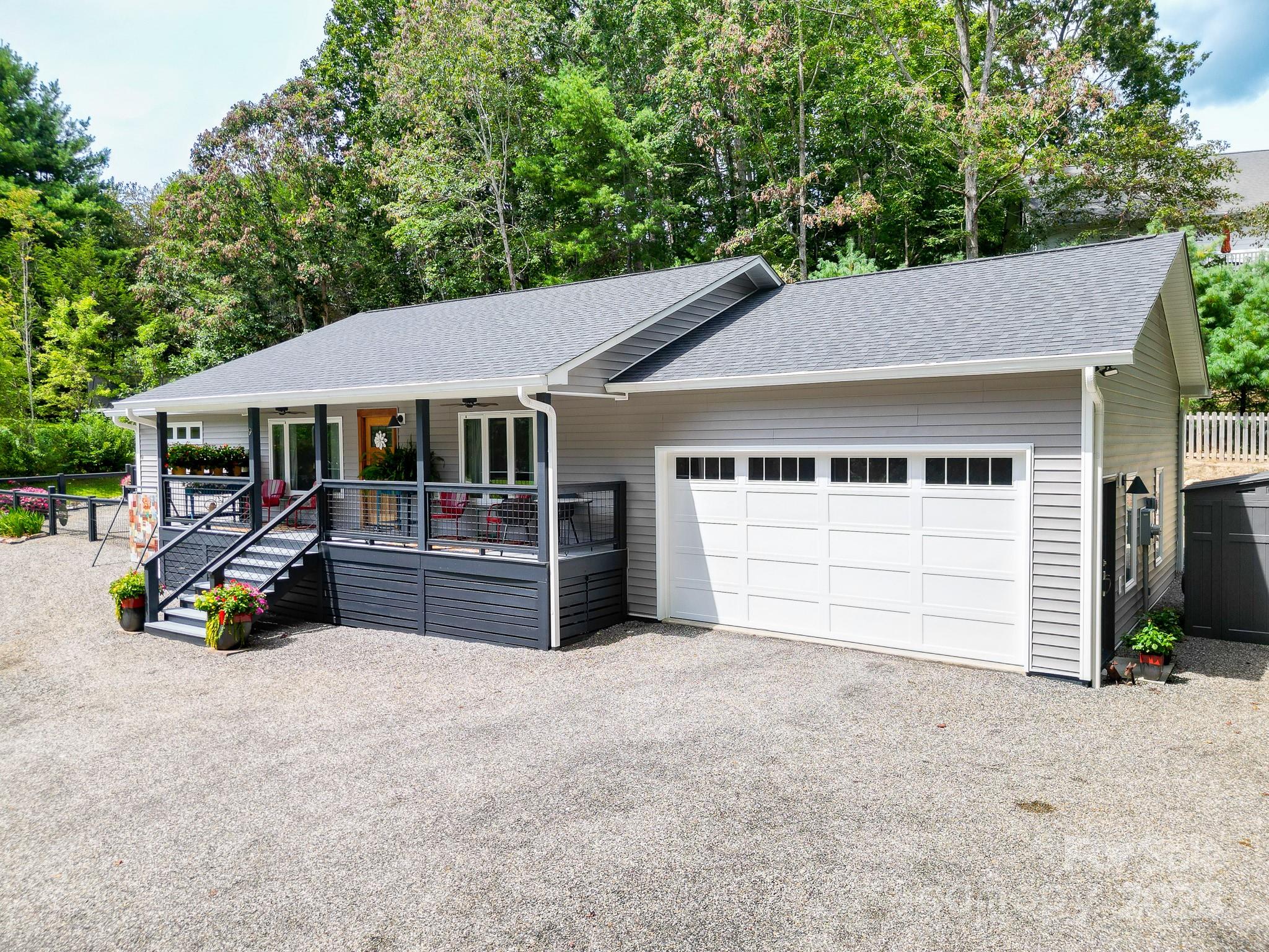 9 Oakwood Drive — Weaverville