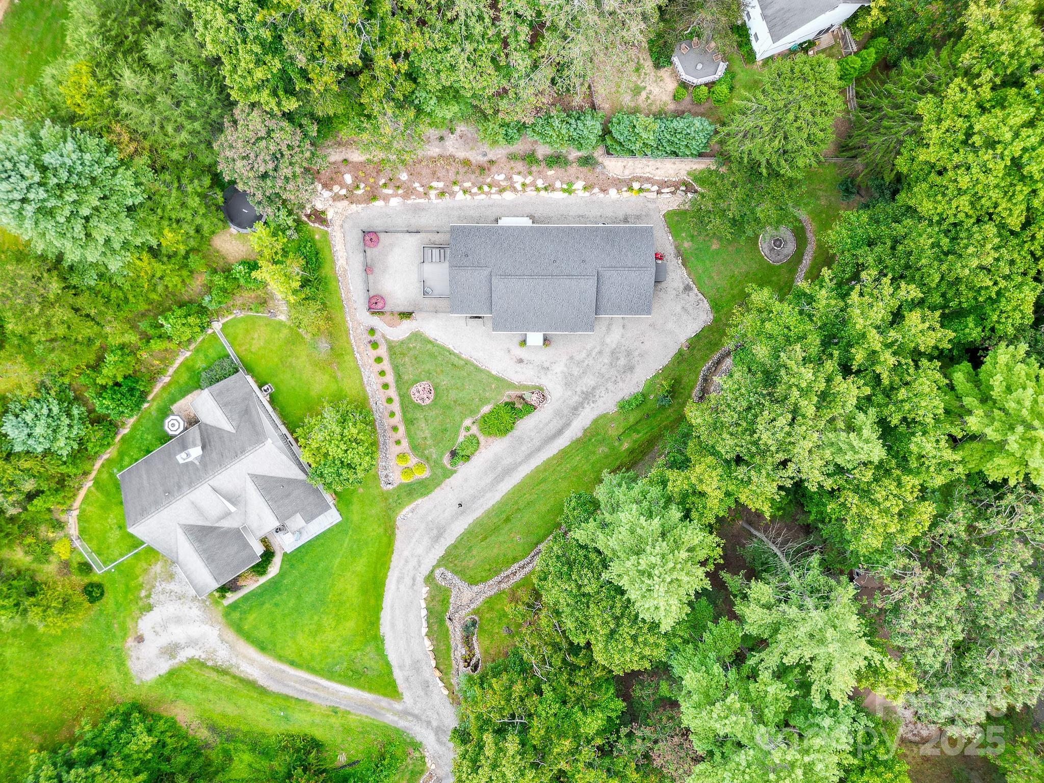 9 Oakwood Drive — Weaverville