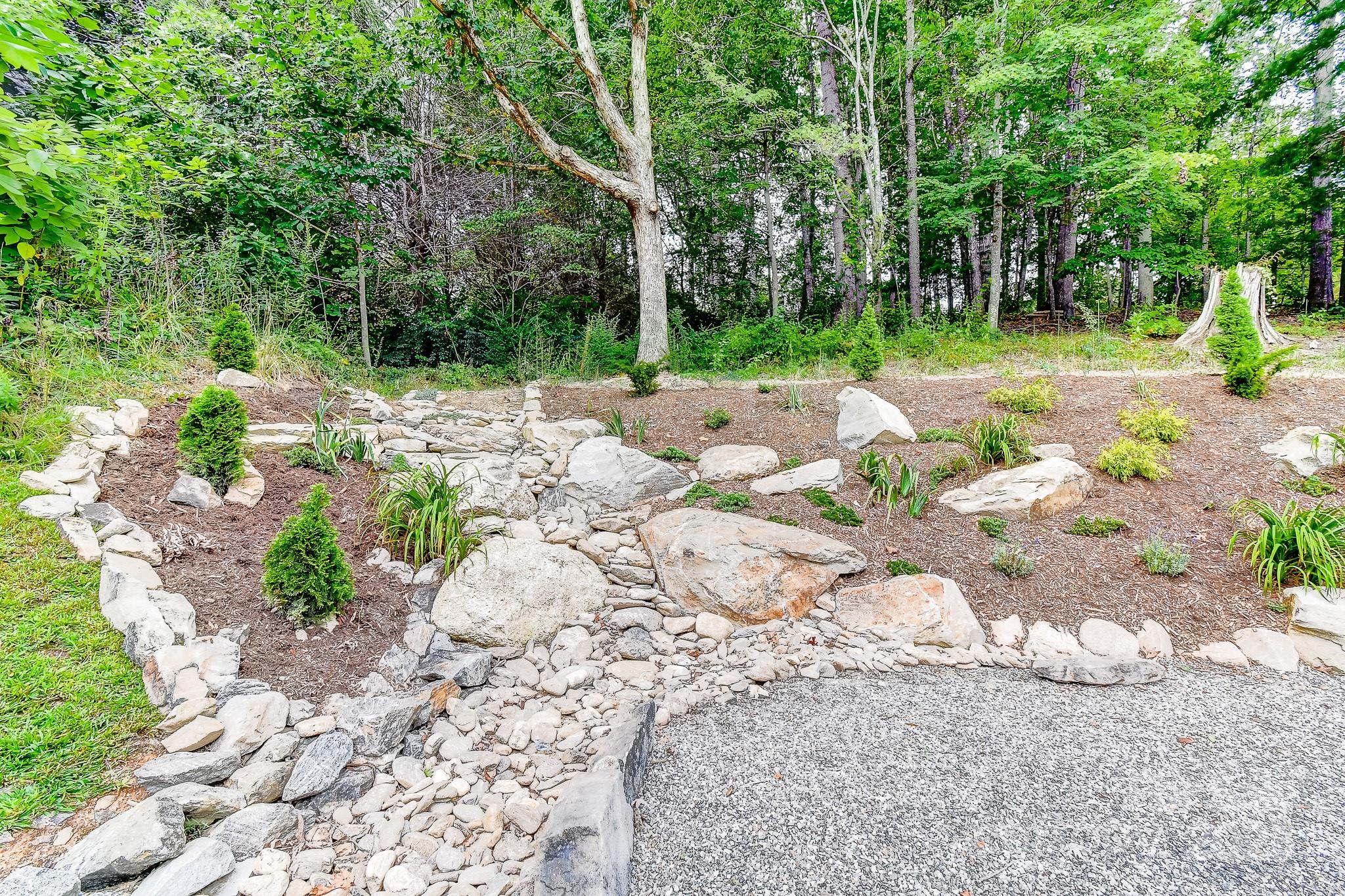 9 Oakwood Drive — Weaverville