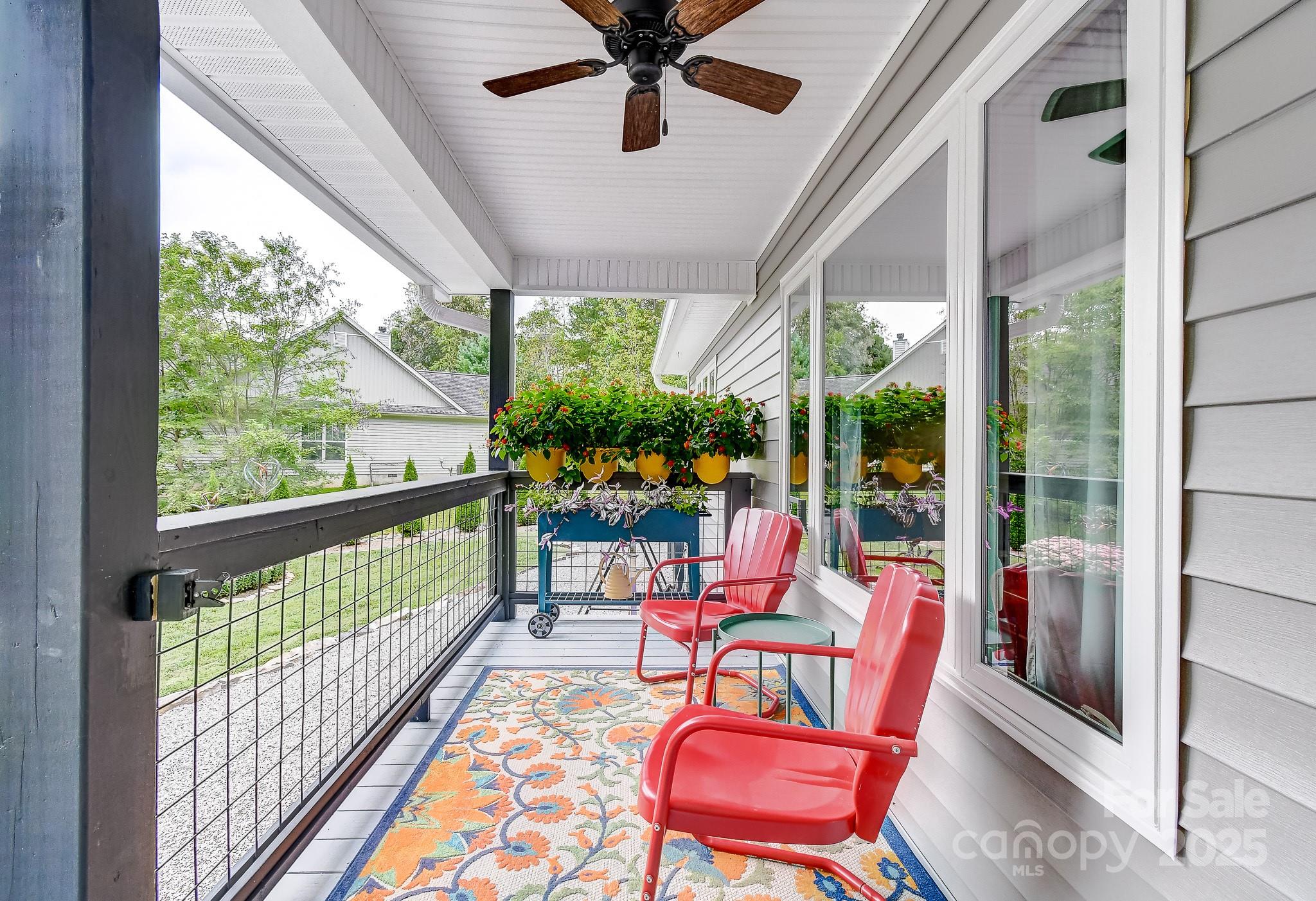 9 Oakwood Drive — Weaverville