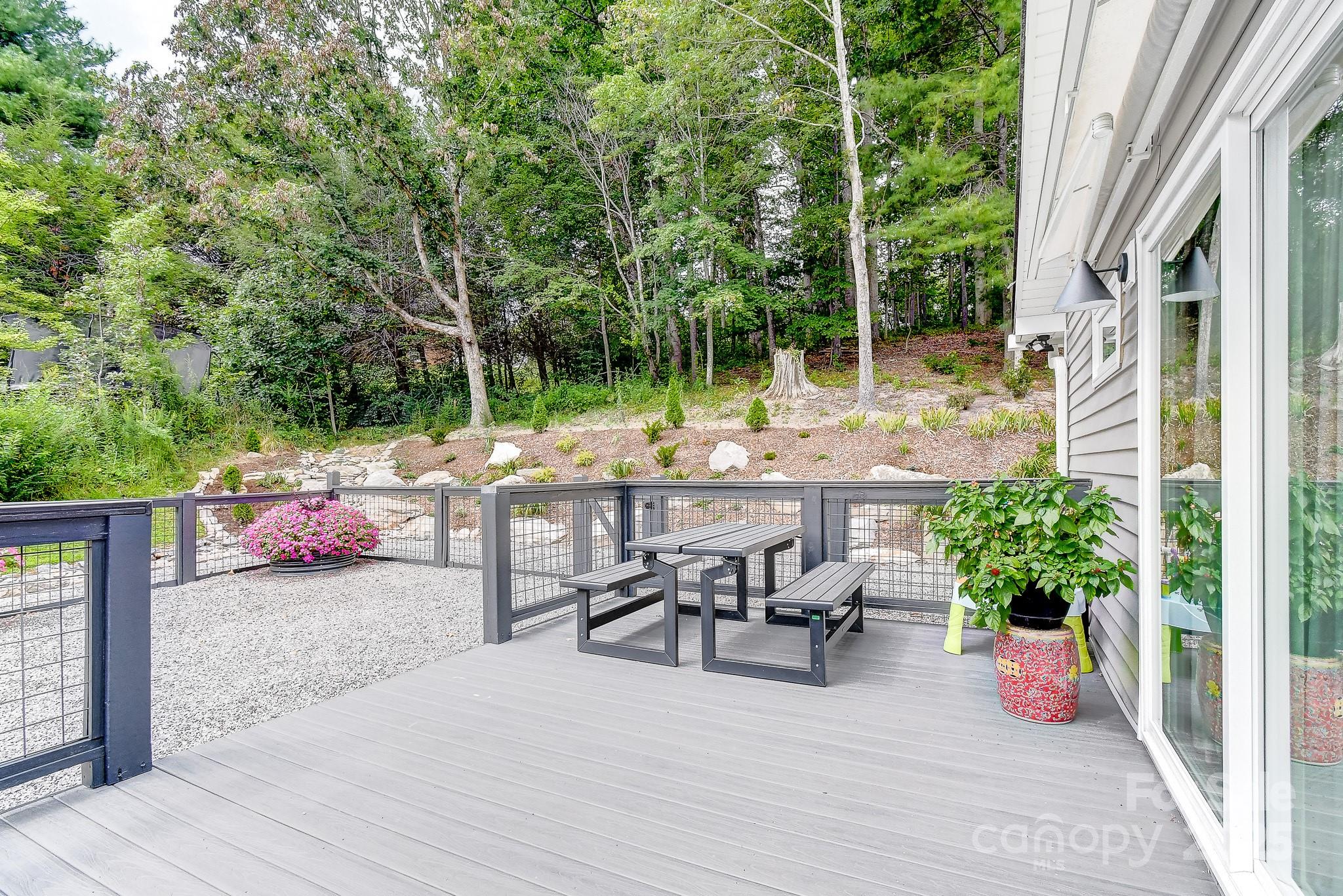 9 Oakwood Drive — Weaverville