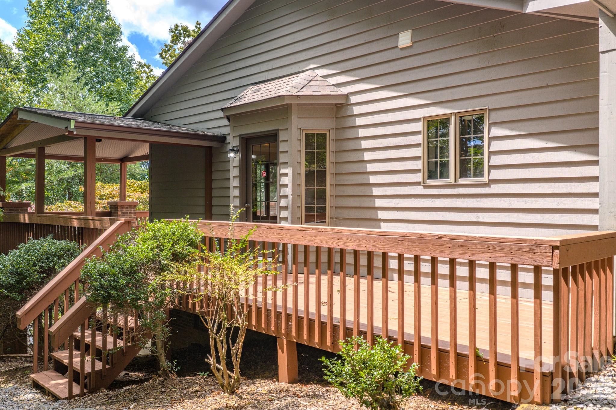 452 Cragmont Road — Black Mountain