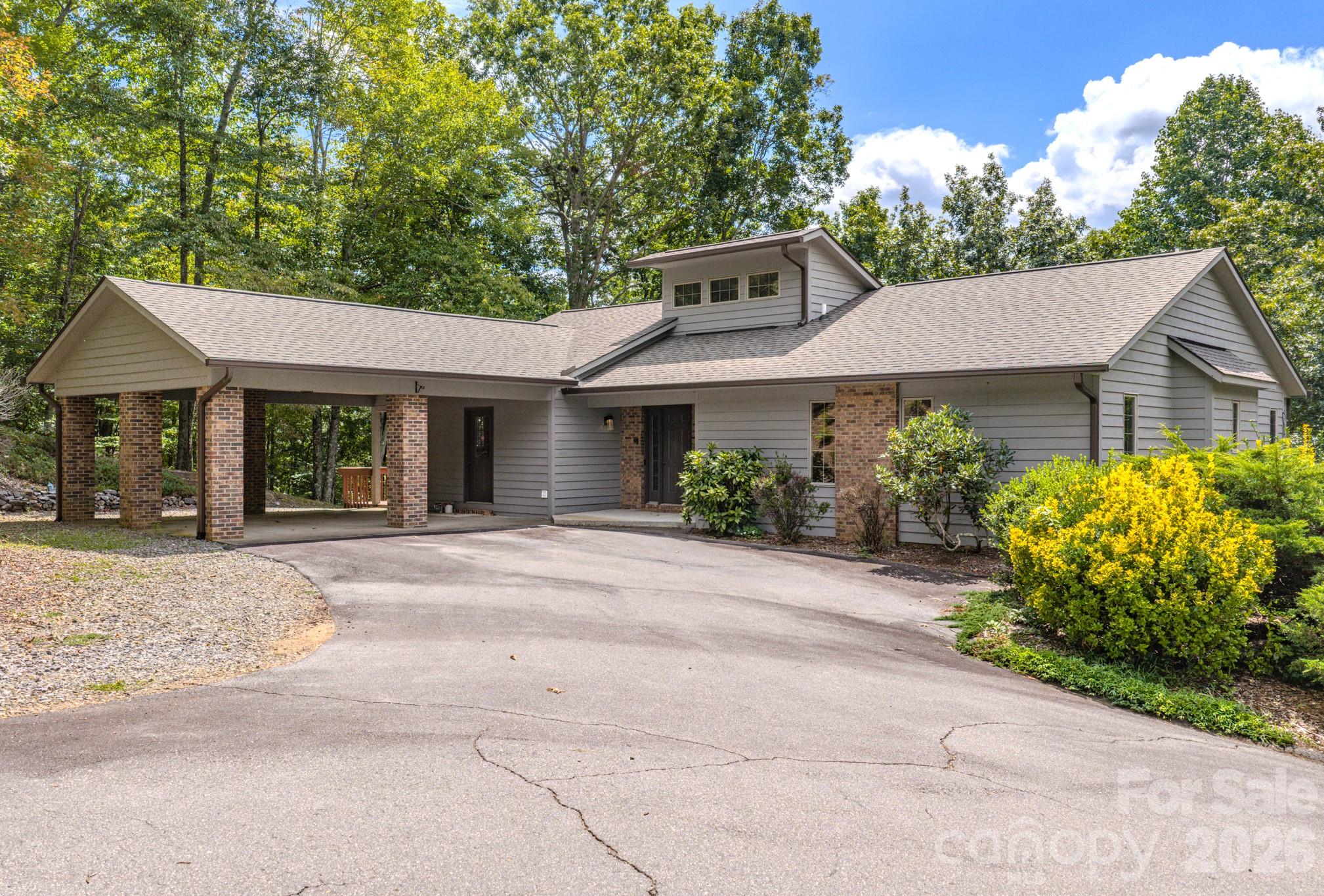 452 Cragmont Road — Black Mountain
