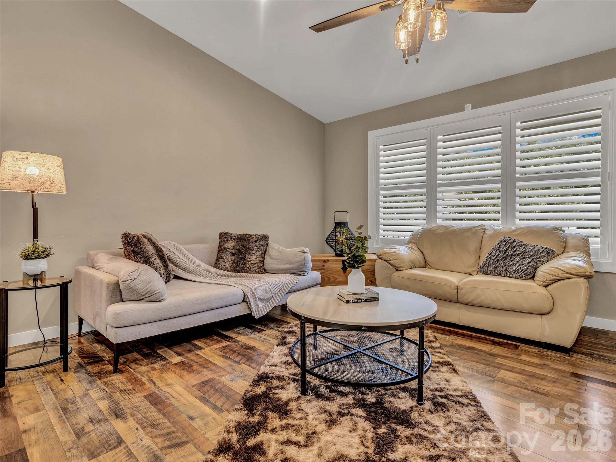 212 Walt Drive — Hendersonville