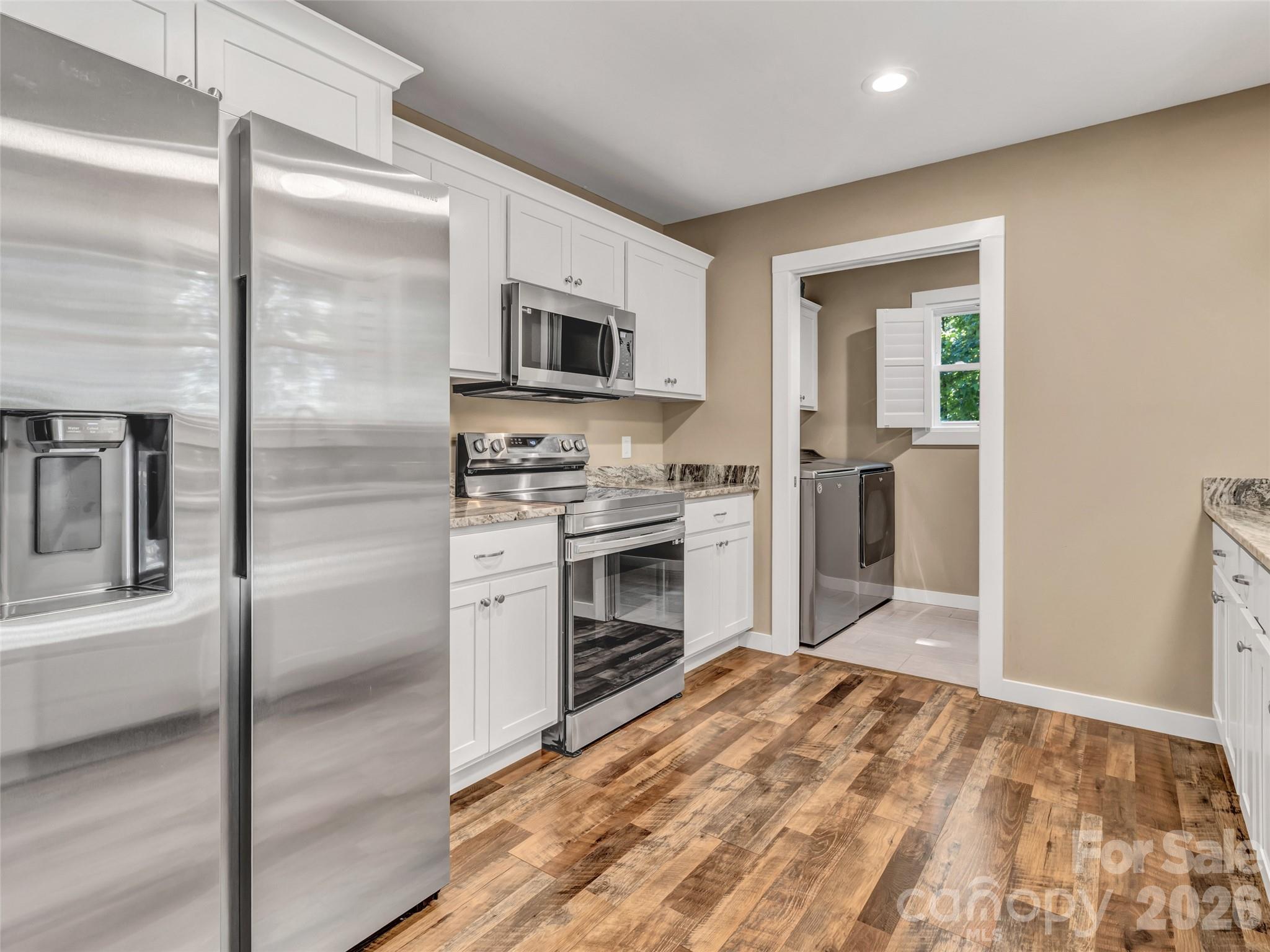 212 Walt Drive — Hendersonville