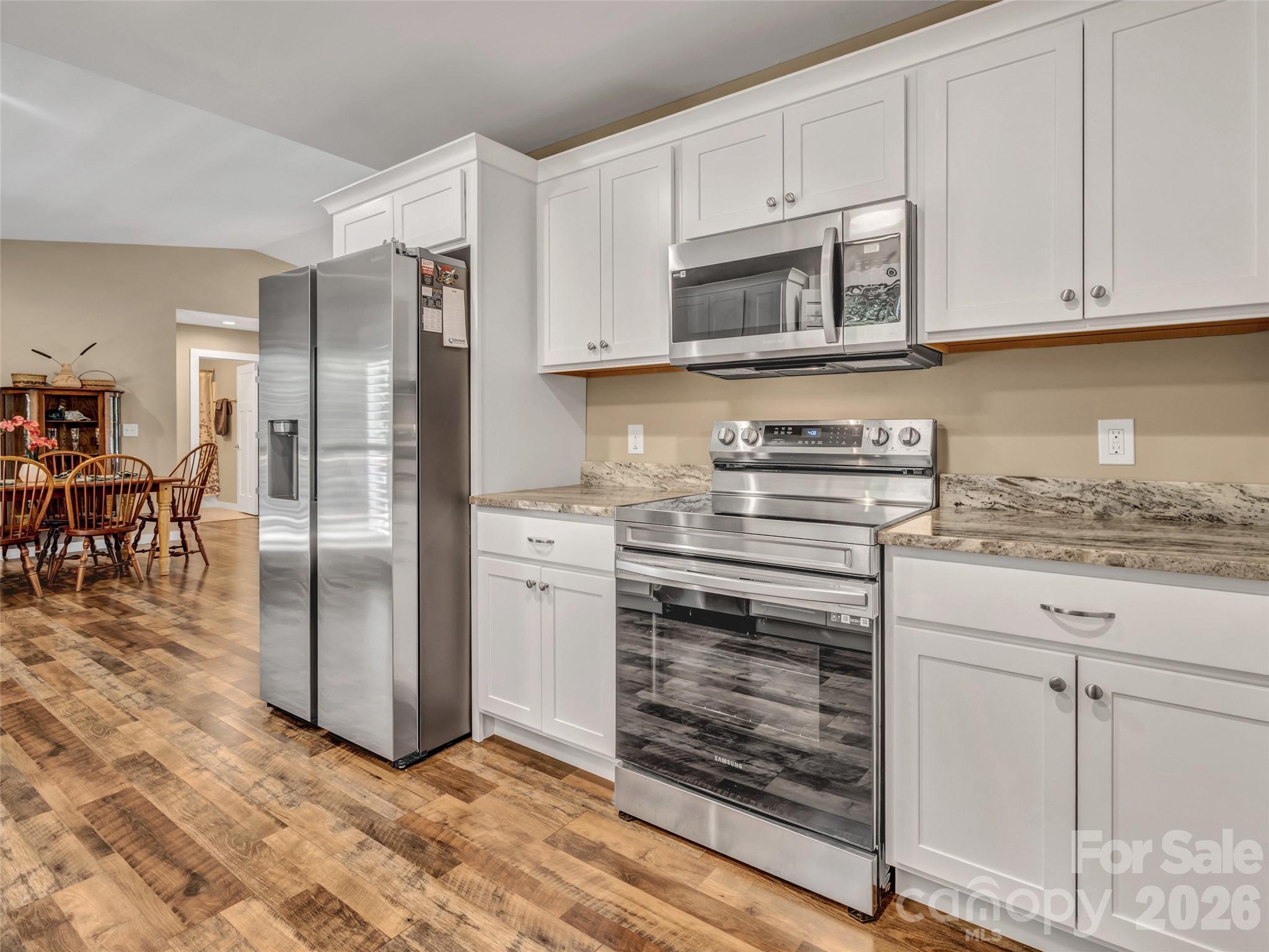 212 Walt Drive — Hendersonville