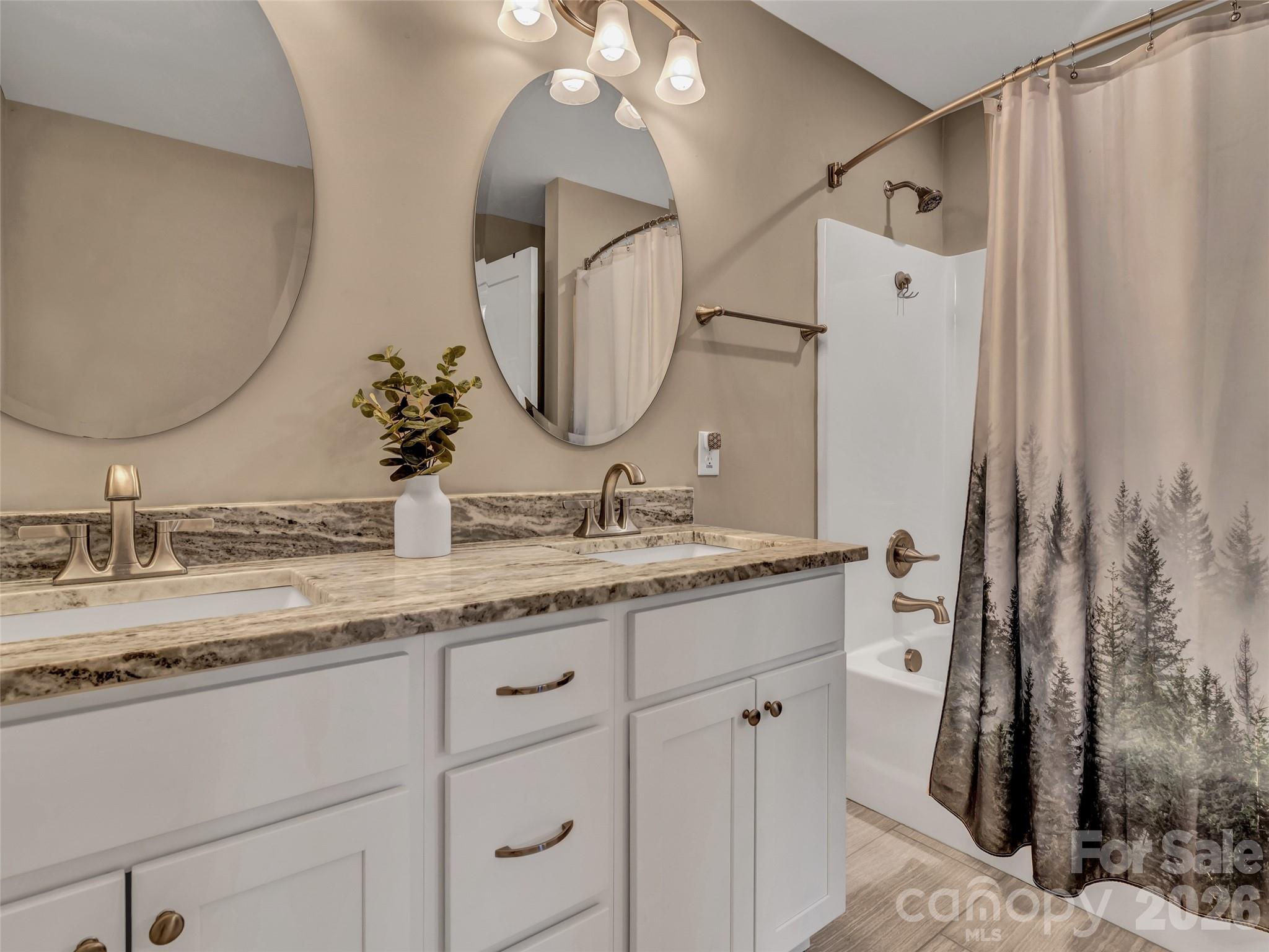 212 Walt Drive — Hendersonville