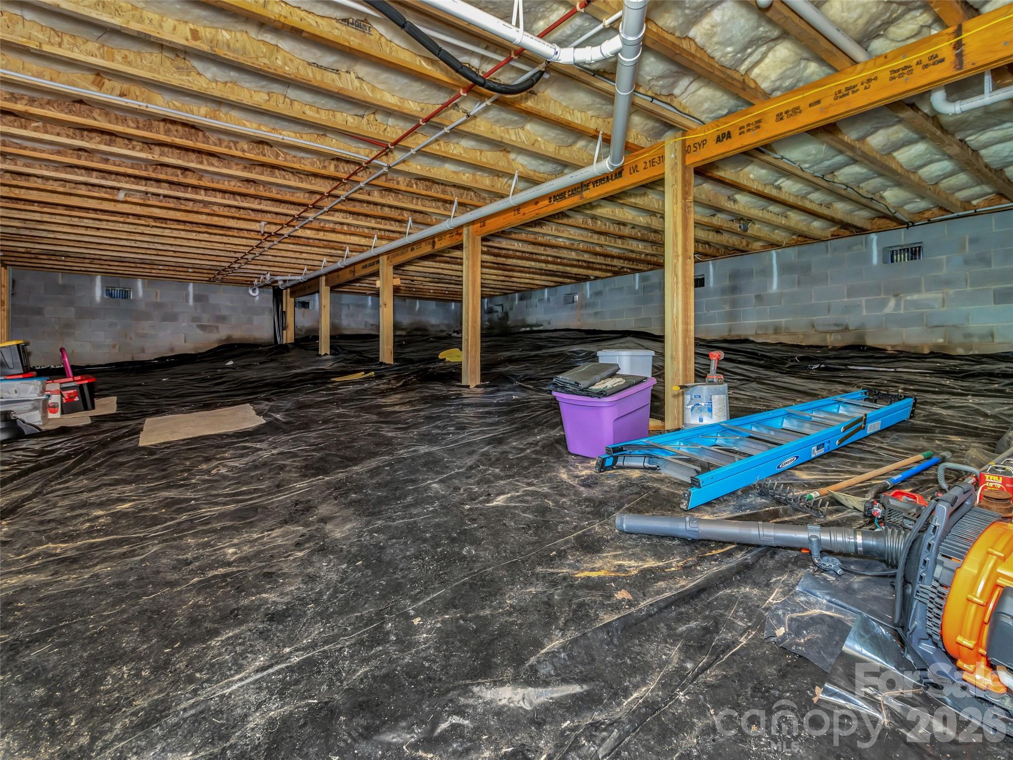 212 Walt Drive — Hendersonville