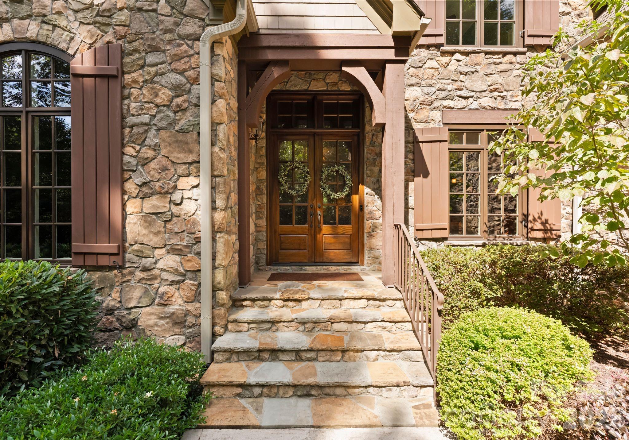 10150 Enclave Circle — Concord