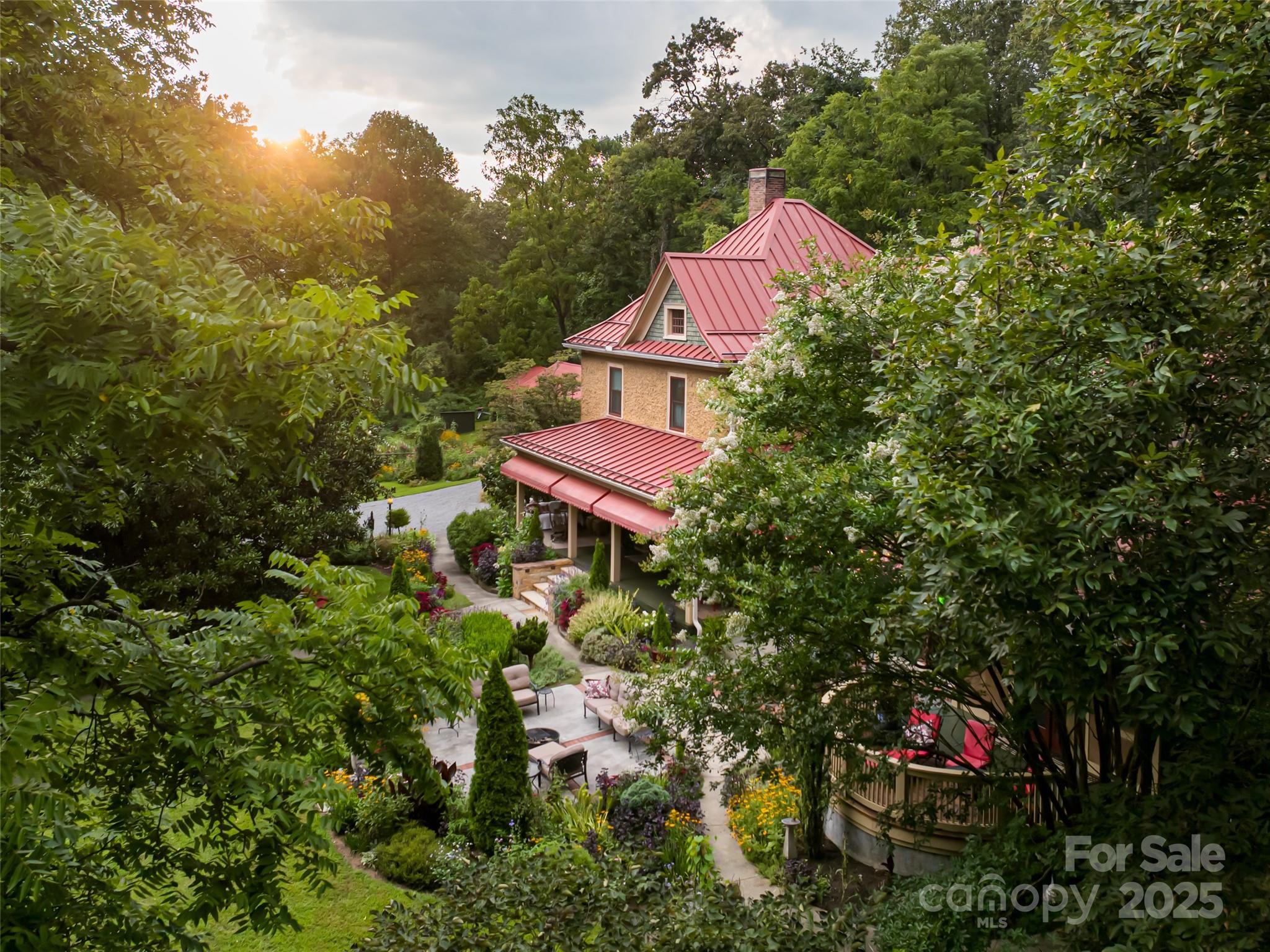 9 West Street Extension — Asheville