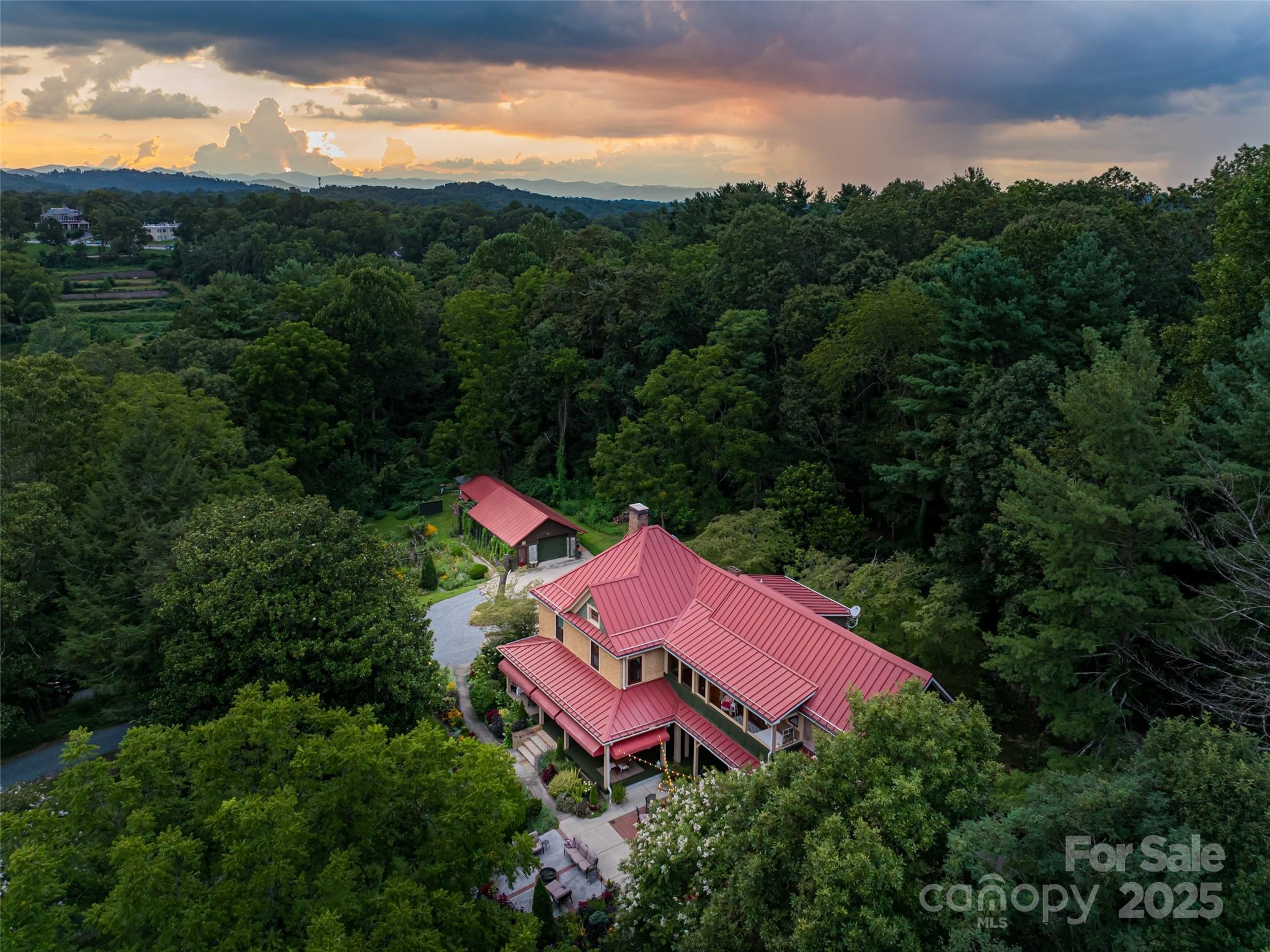 9 West Street Extension — Asheville