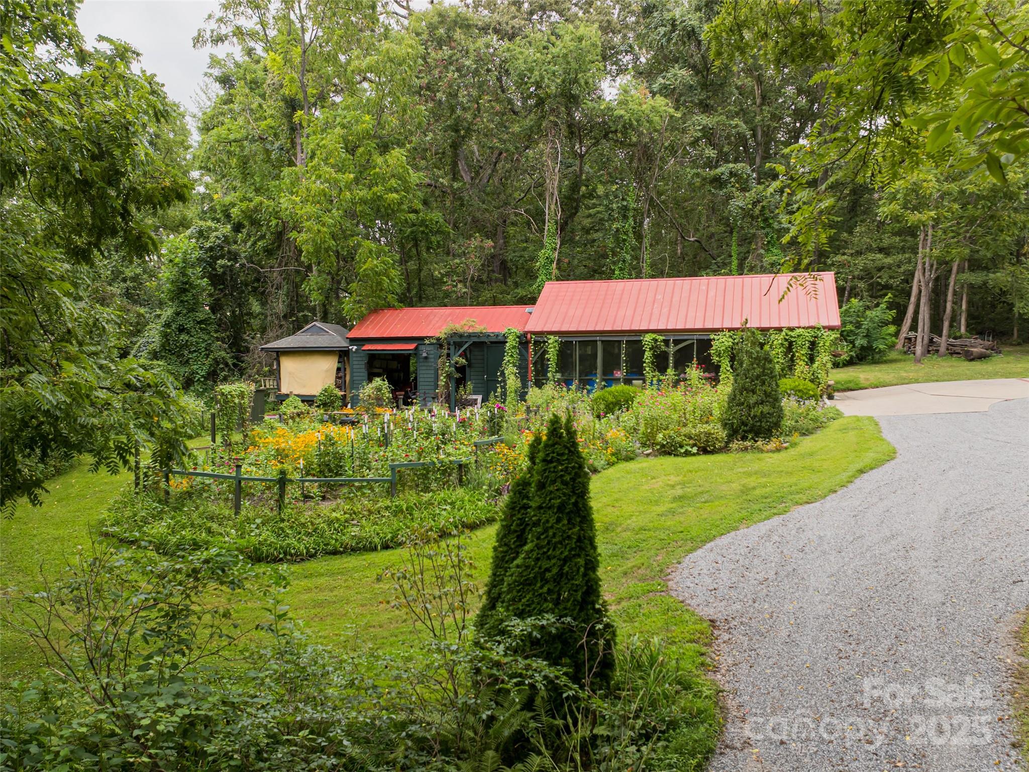 9 West Street Extension — Asheville