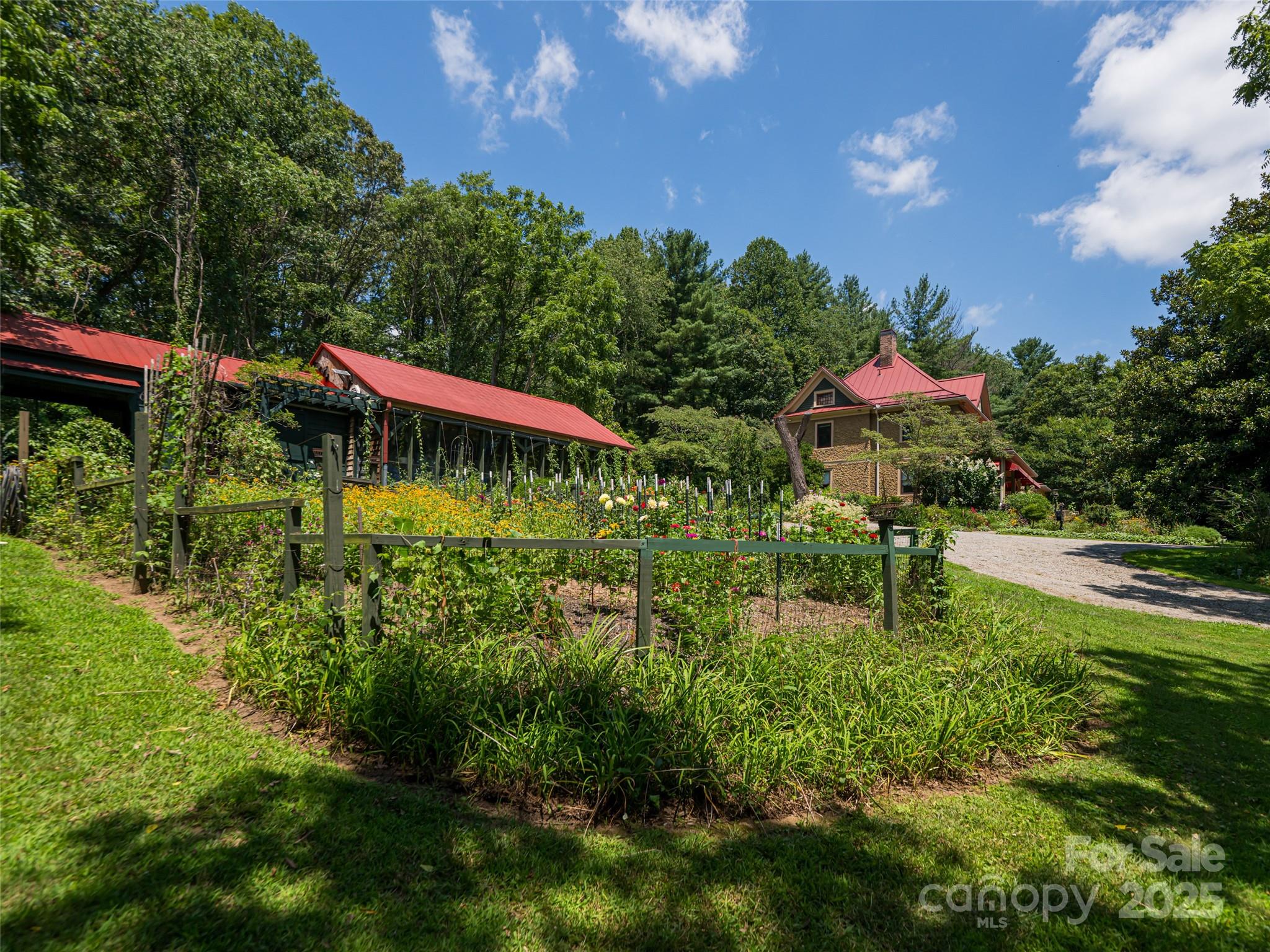 9 West Street Extension — Asheville