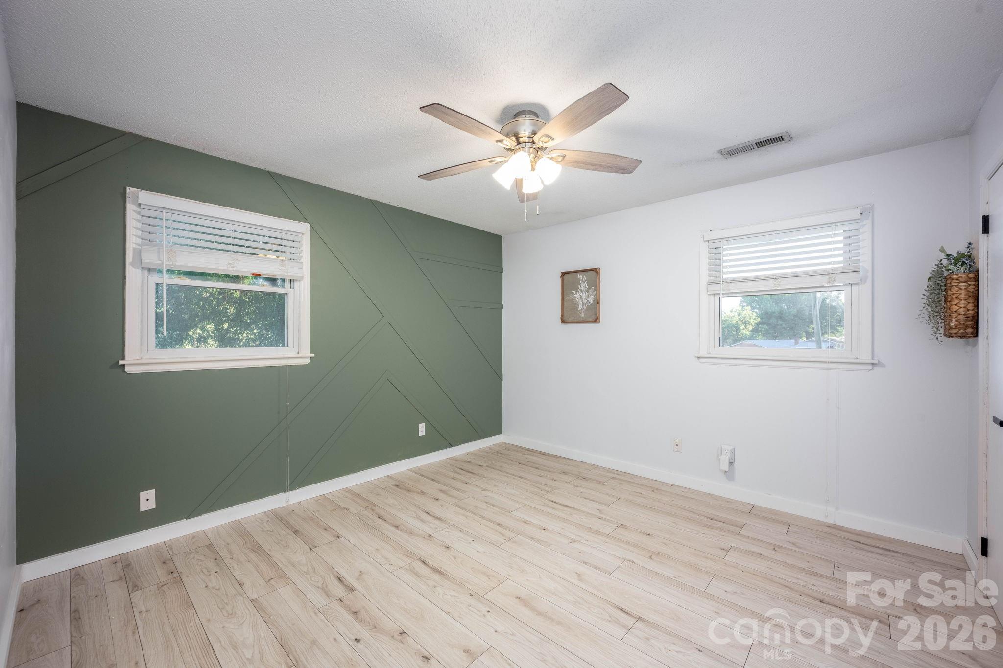 827 Brookwood Drive — Mooresville