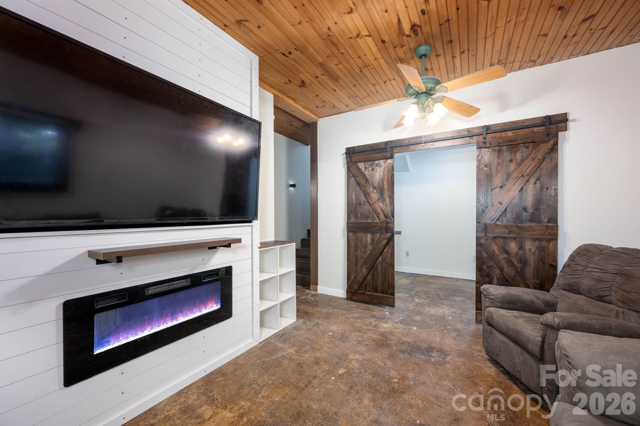 827 Brookwood Drive — Mooresville