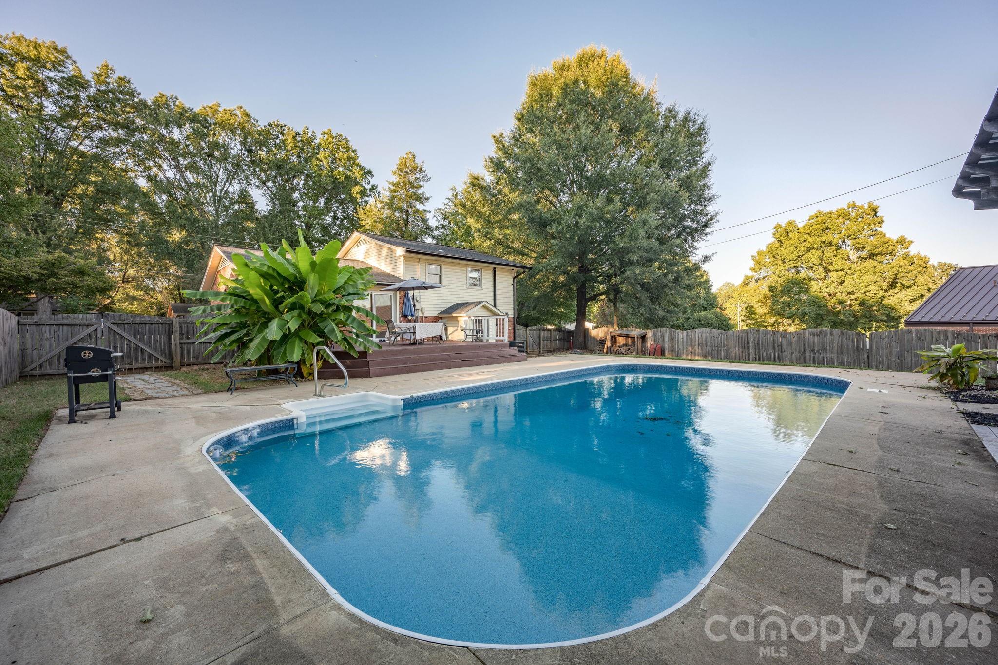 827 Brookwood Drive — Mooresville