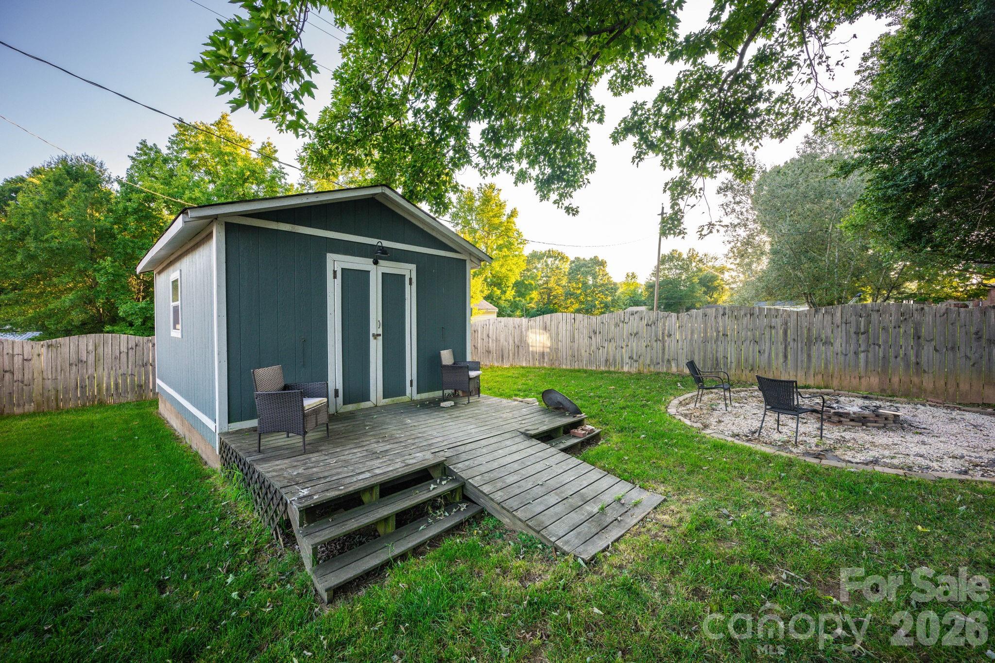 827 Brookwood Drive — Mooresville