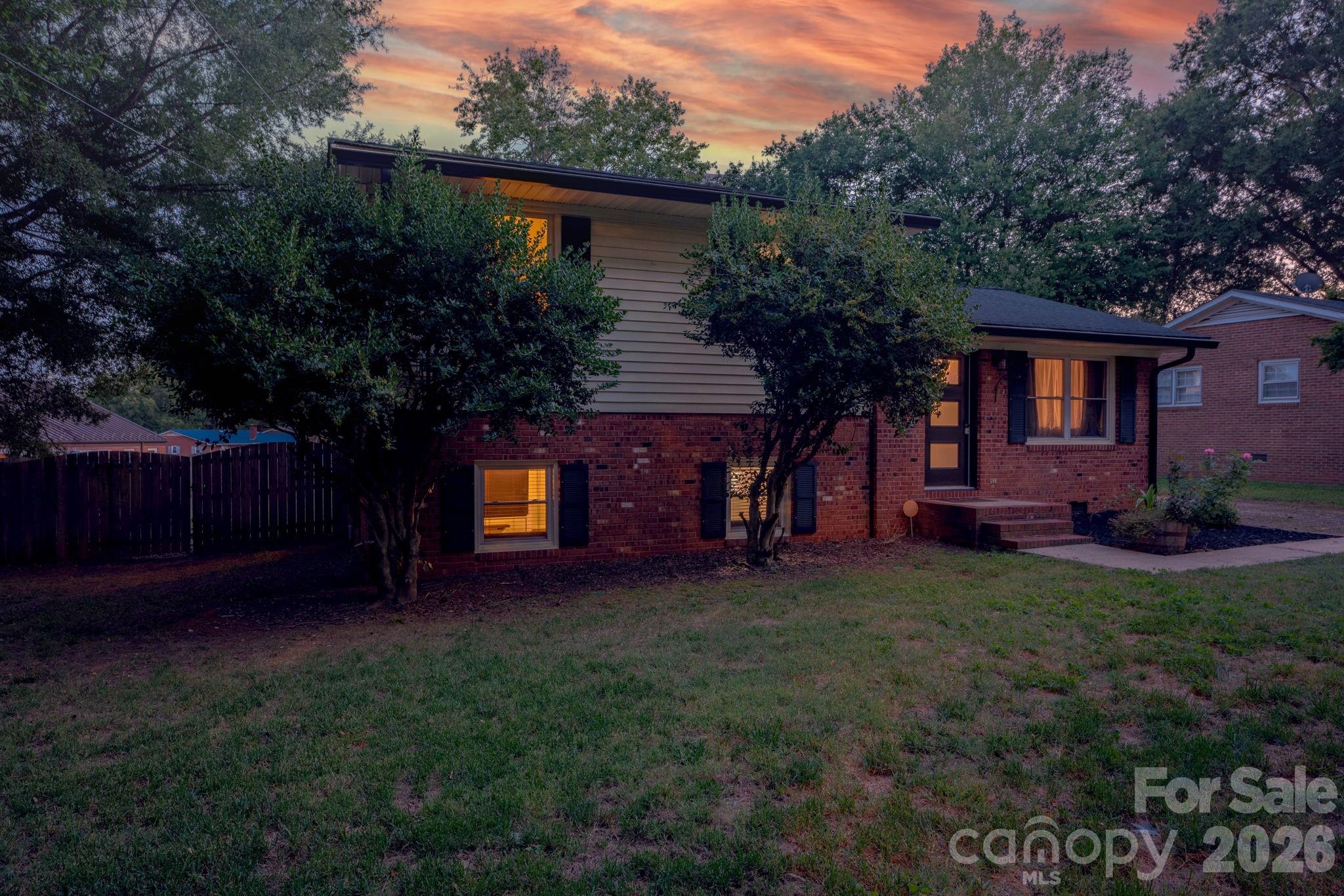827 Brookwood Drive — Mooresville