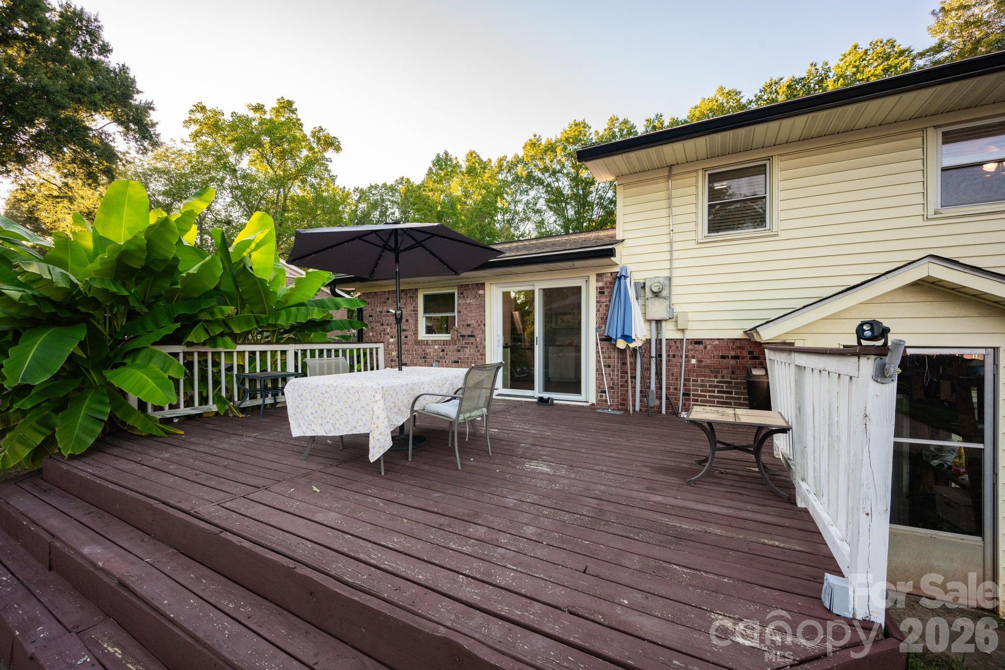 827 Brookwood Drive — Mooresville