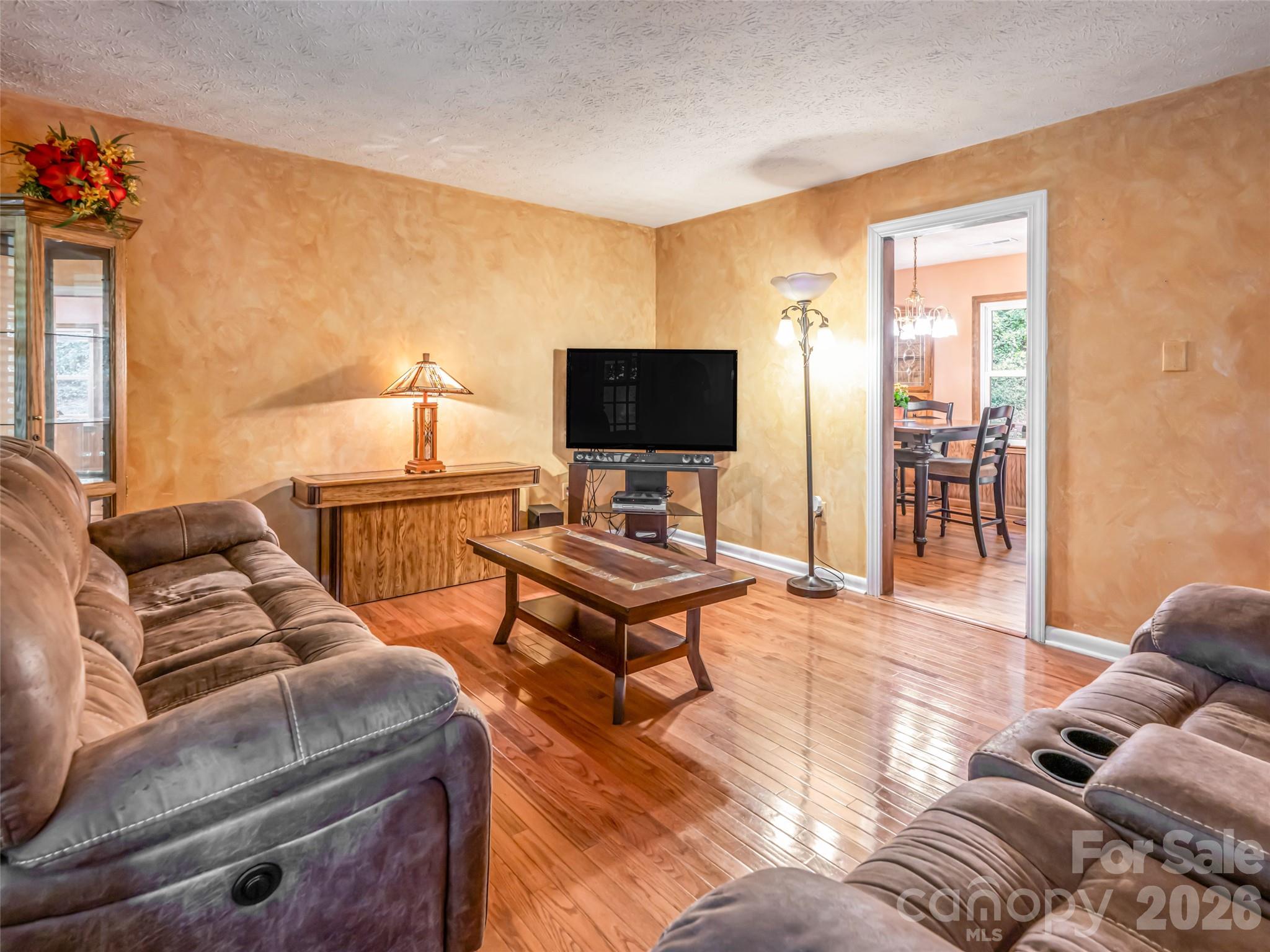 50 Tuckaway Drive — Asheville