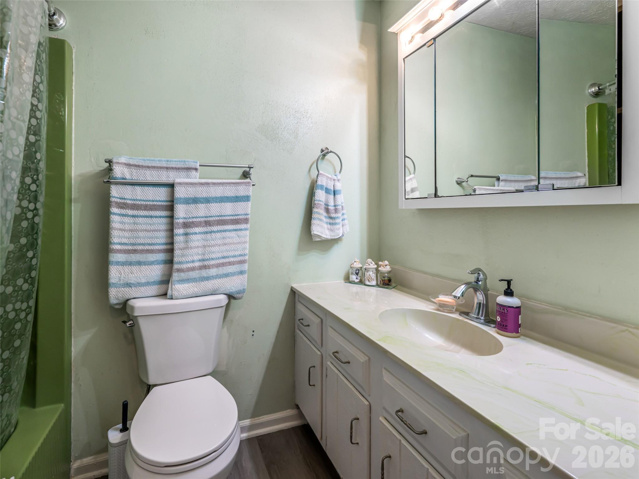 50 Tuckaway Drive — Asheville