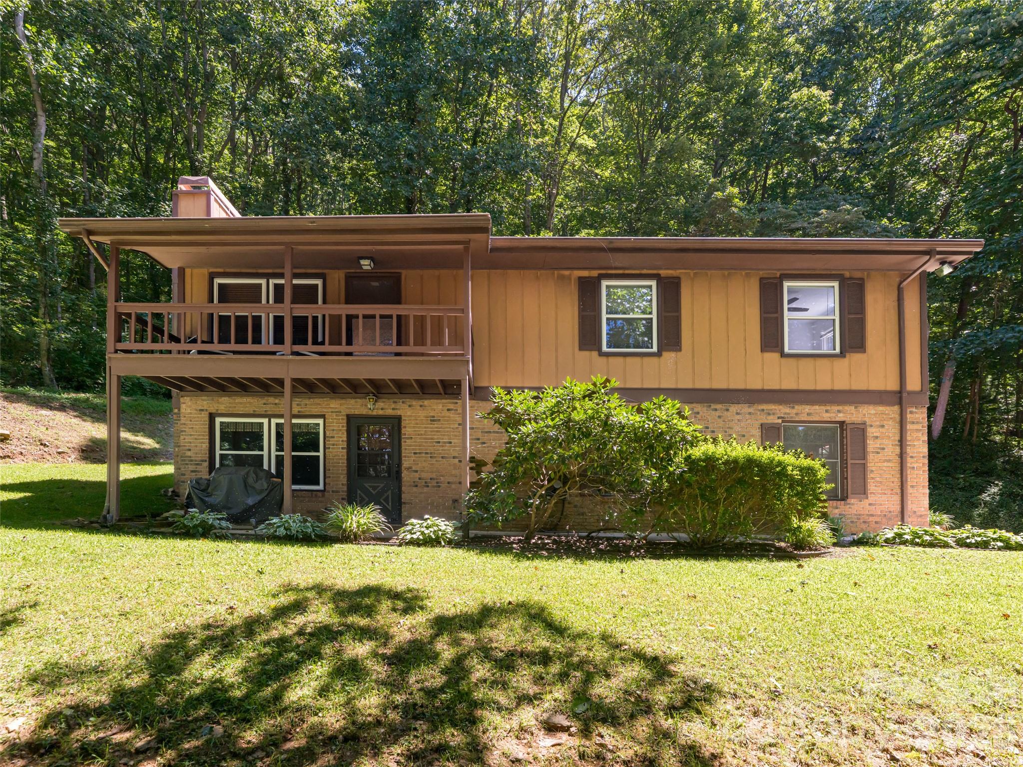 50 Tuckaway Drive — Asheville