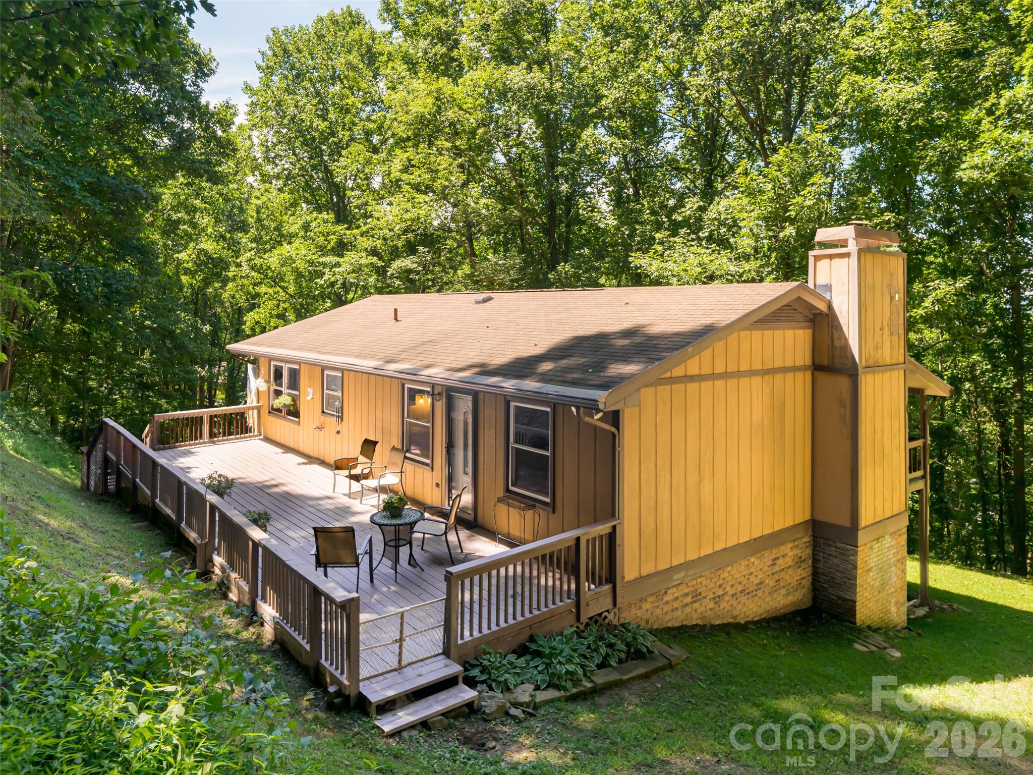 50 Tuckaway Drive — Asheville