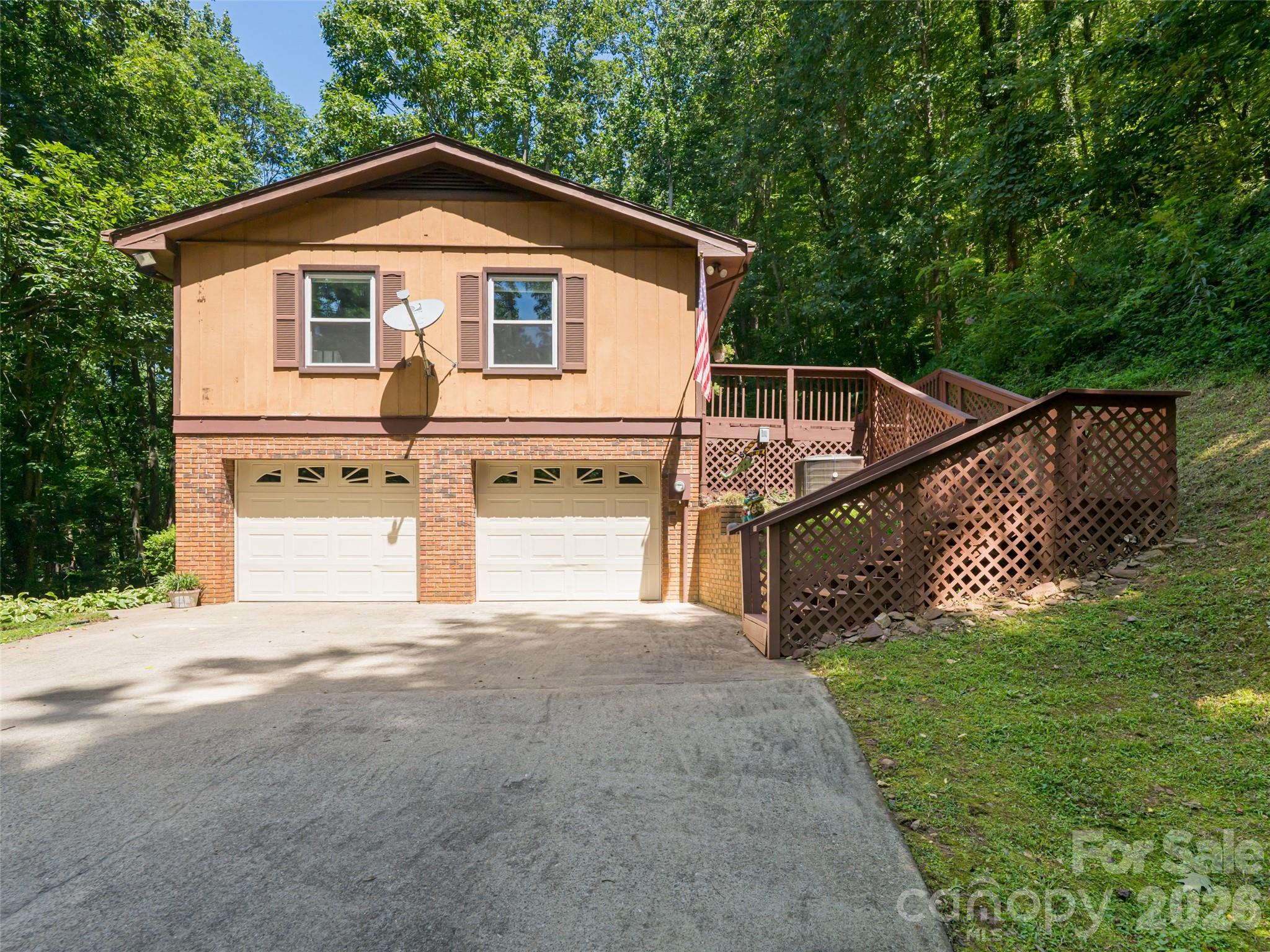 50 Tuckaway Drive — Asheville