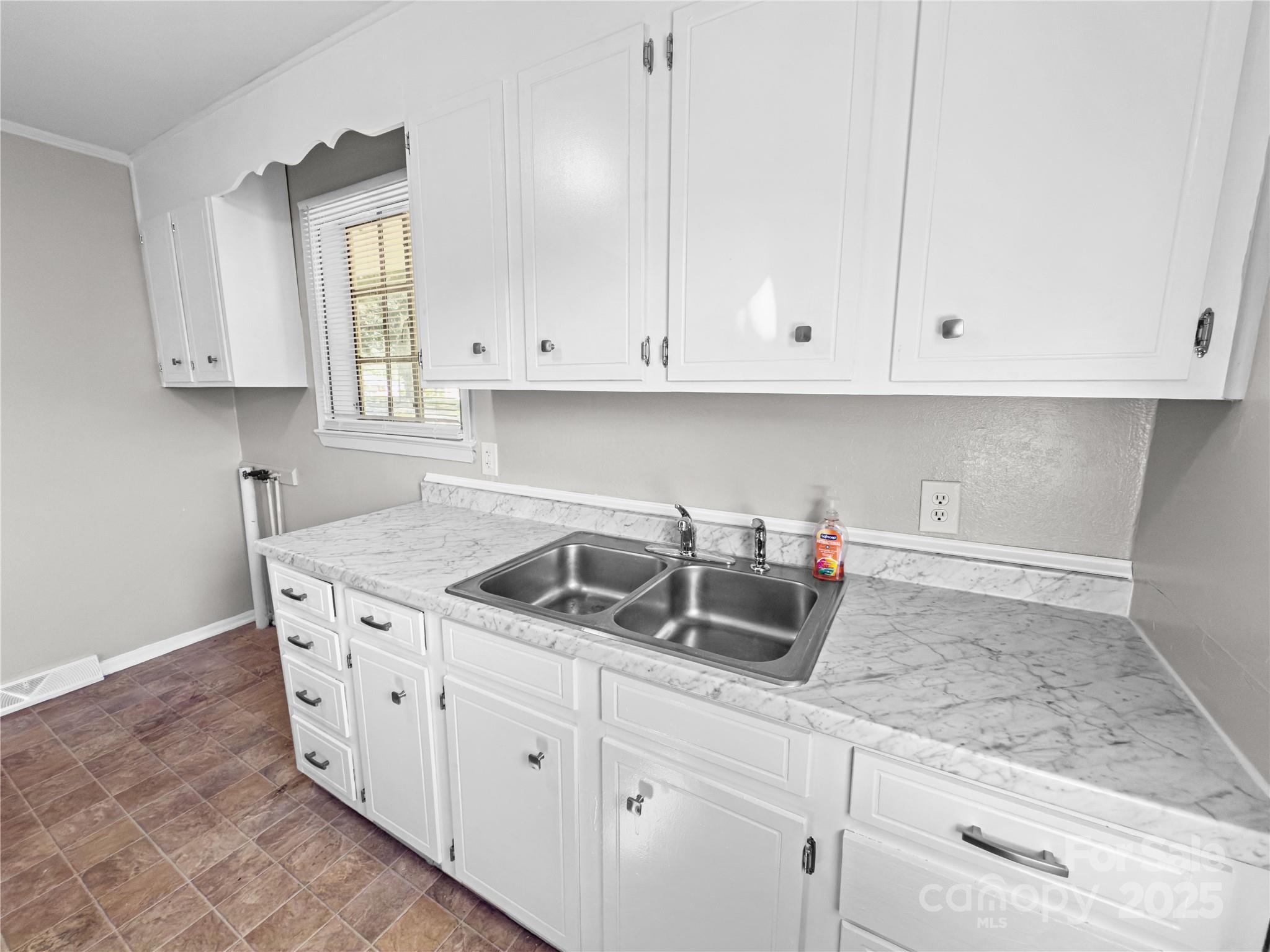3109 Marlborough Road — Charlotte