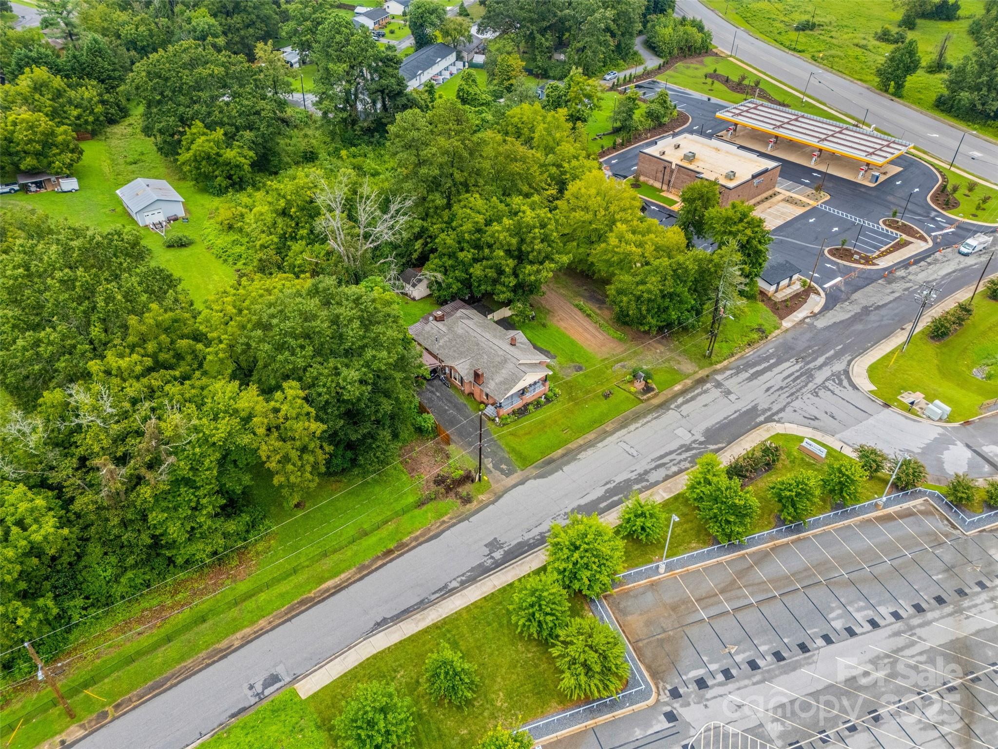 116 Kenworthy Avenue — Lowell