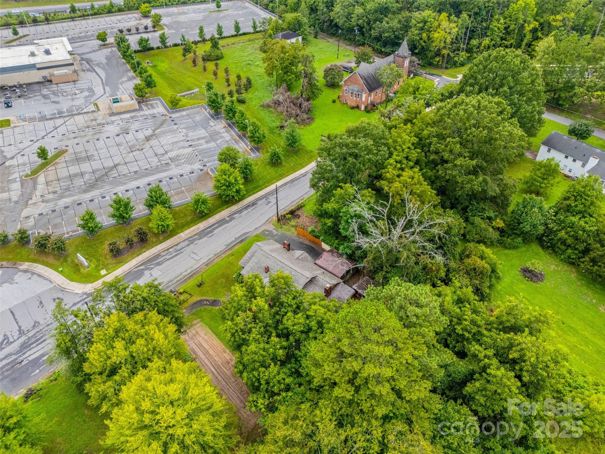 116 Kenworthy Avenue — Lowell
