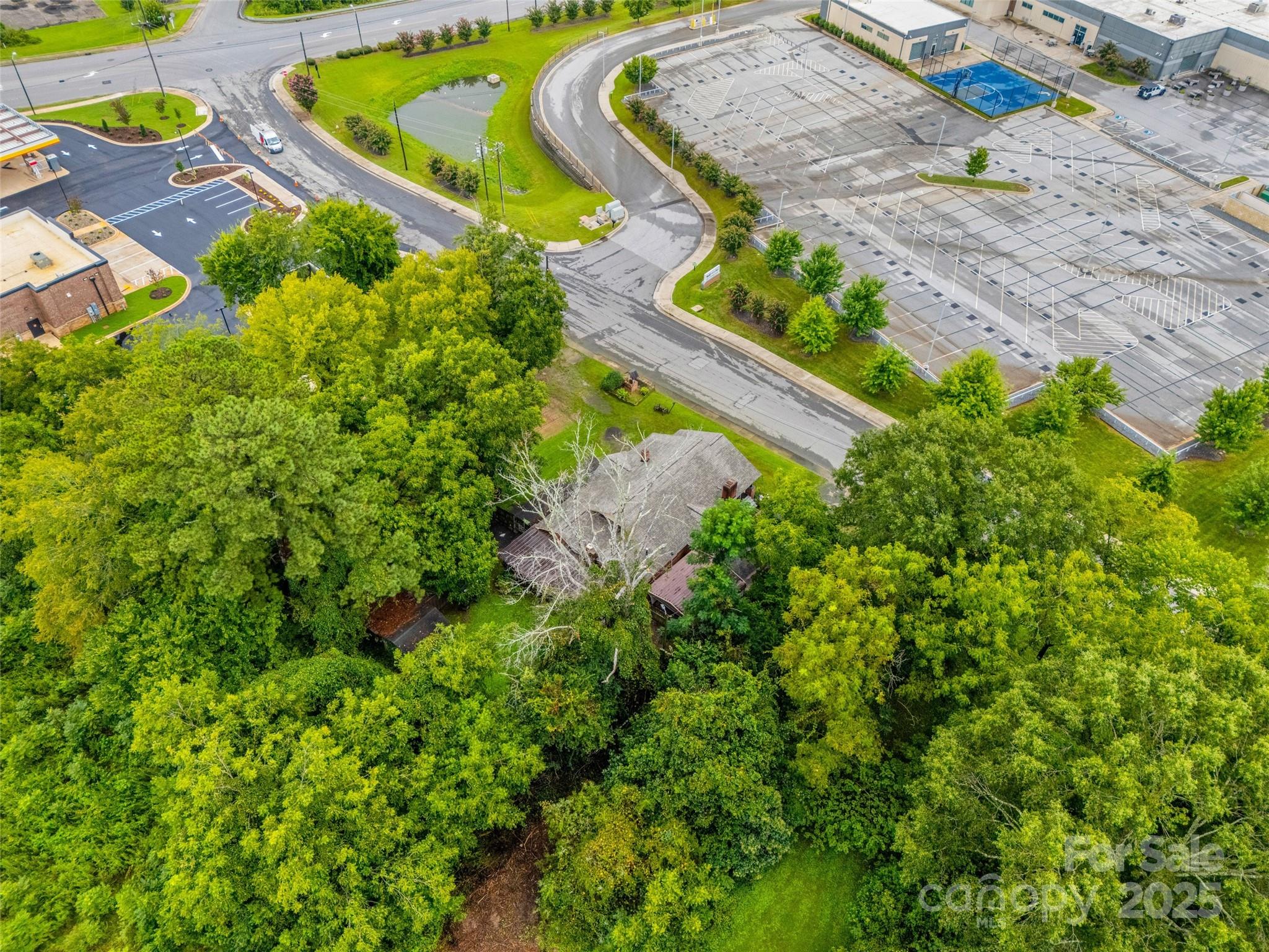 116 Kenworthy Avenue — Lowell