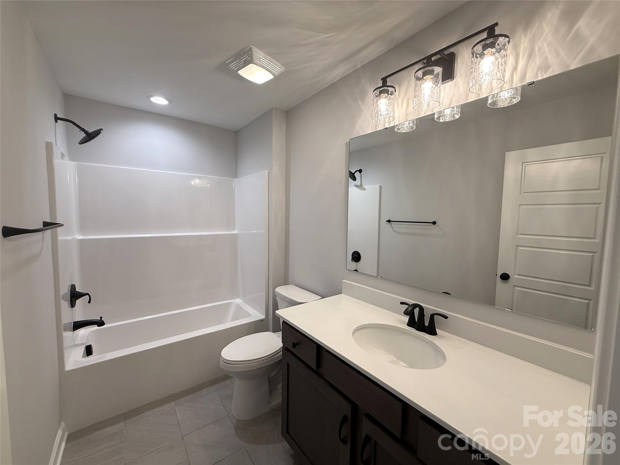4048 Zinnia Drive #CGE0101 — Harrisburg
