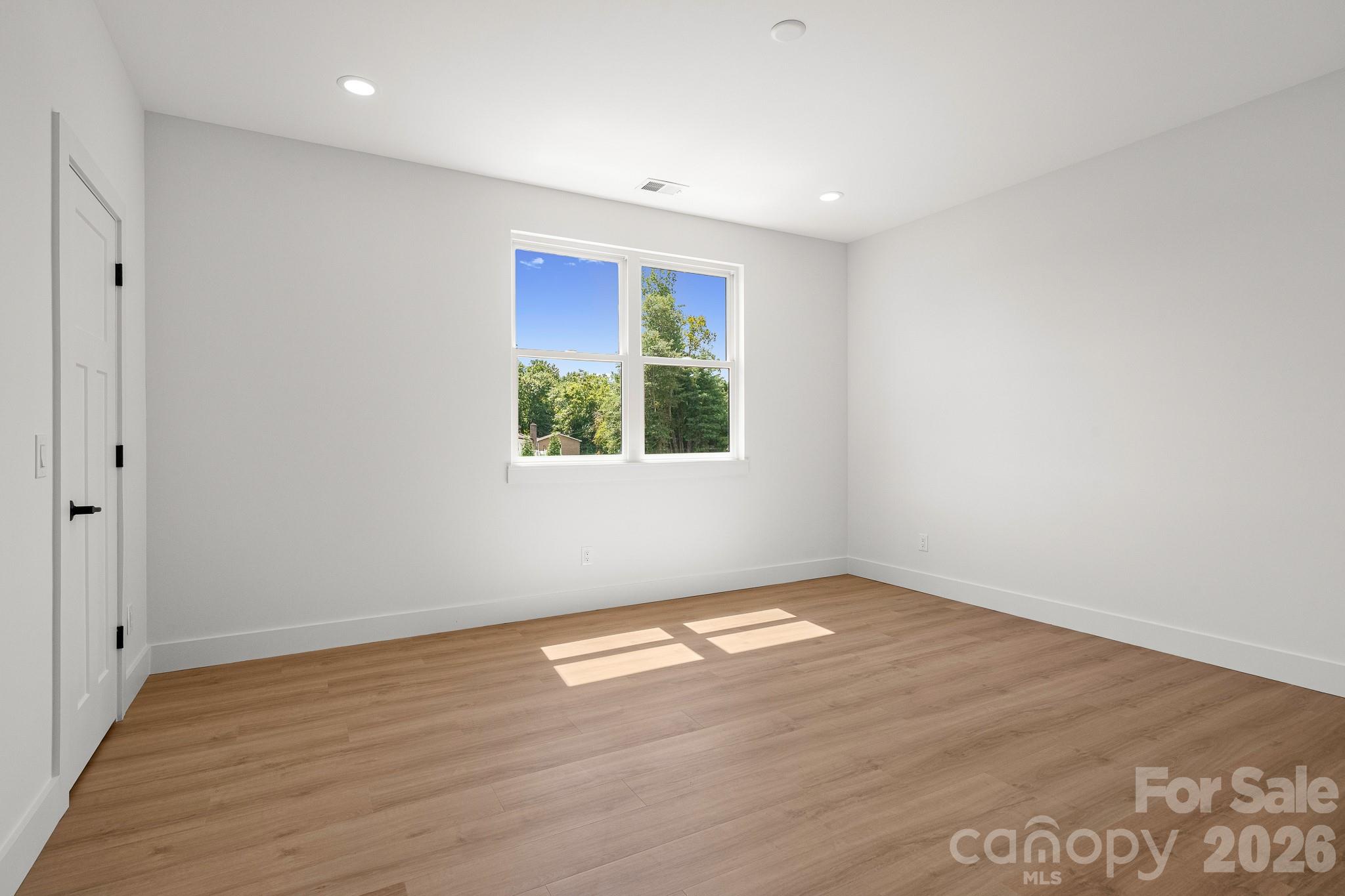 760 New Hope Road — Flat Rock