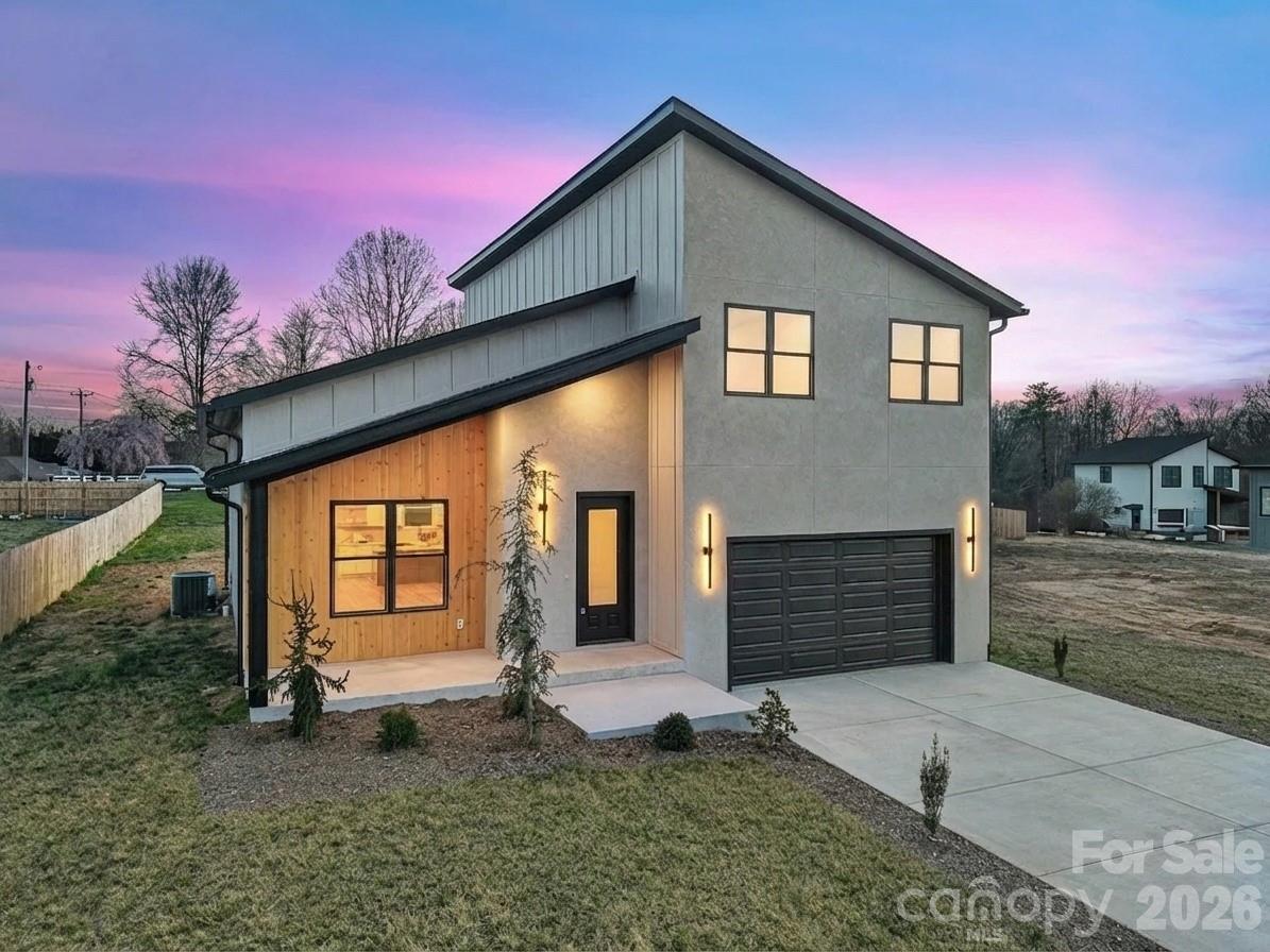 760 New Hope Road — Flat Rock