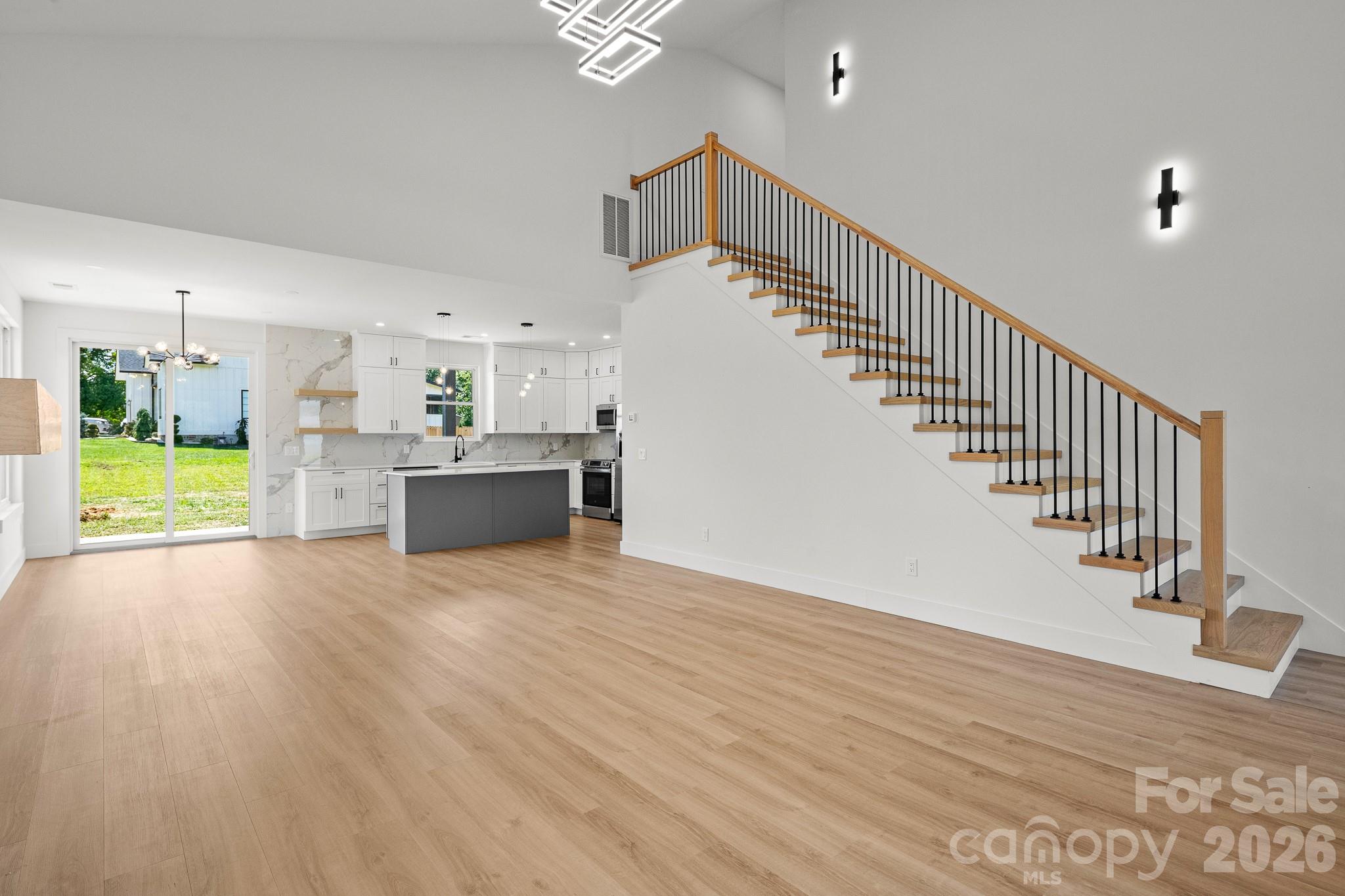 760 New Hope Road — Flat Rock