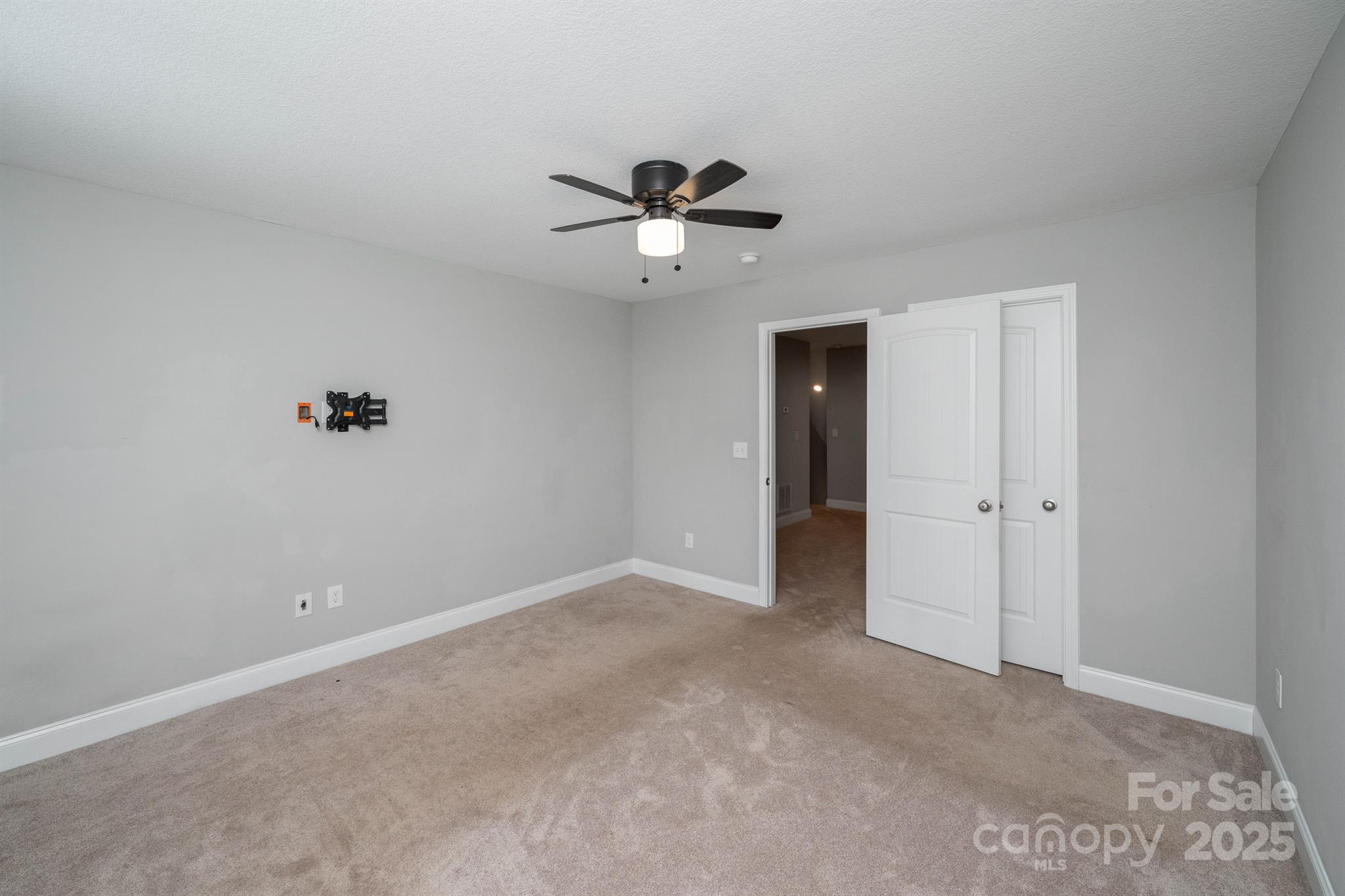 100 Holly Drive — Duncan