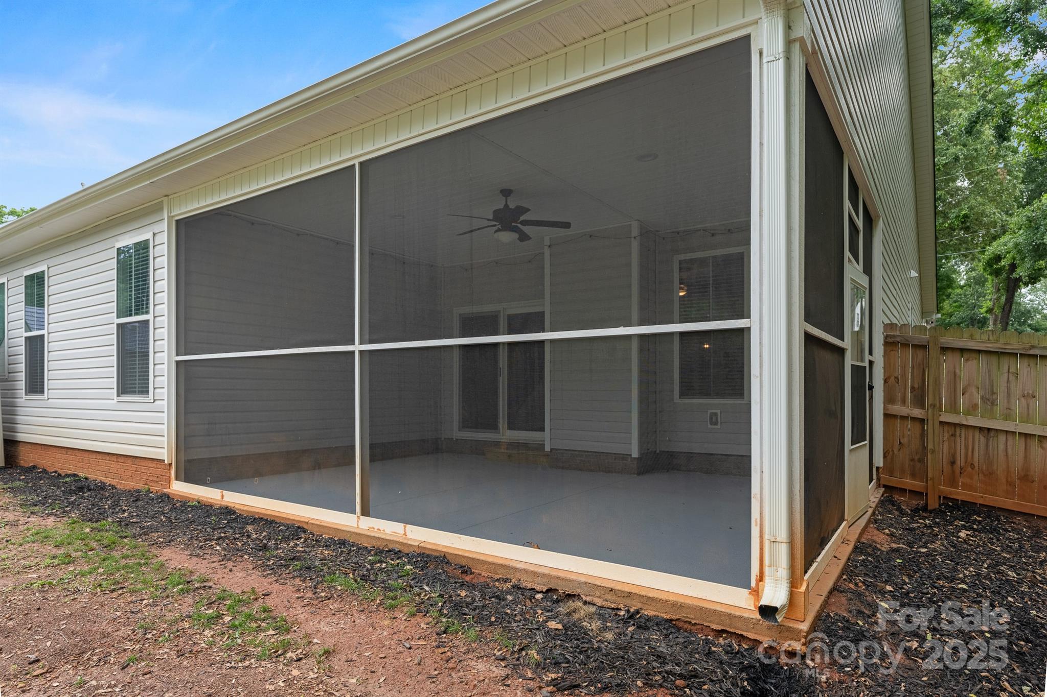 100 Holly Drive — Duncan