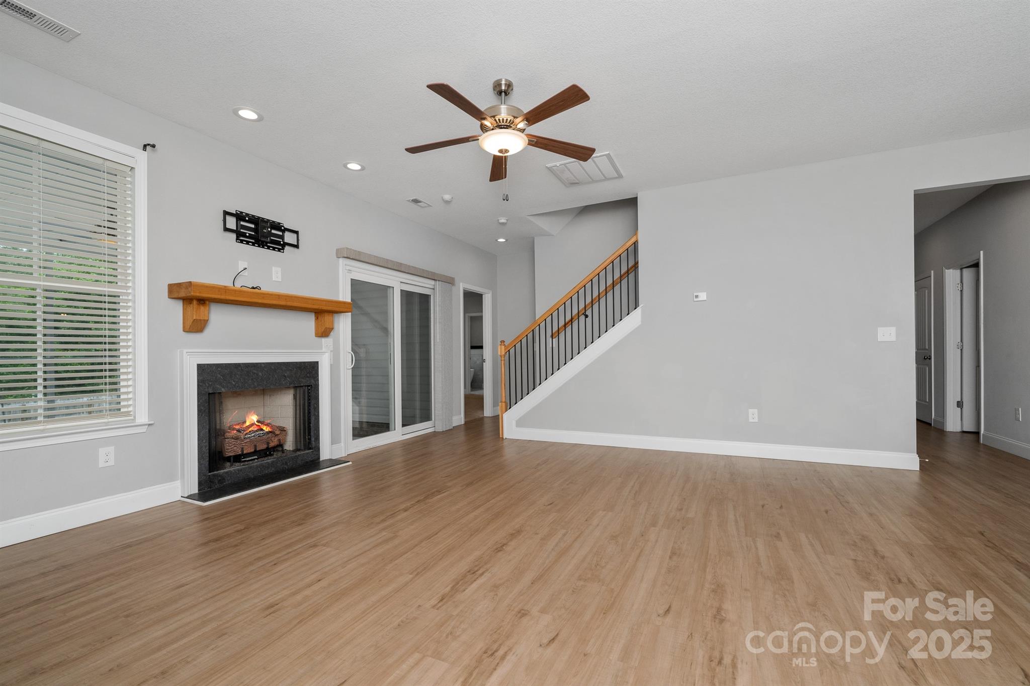 100 Holly Drive — Duncan