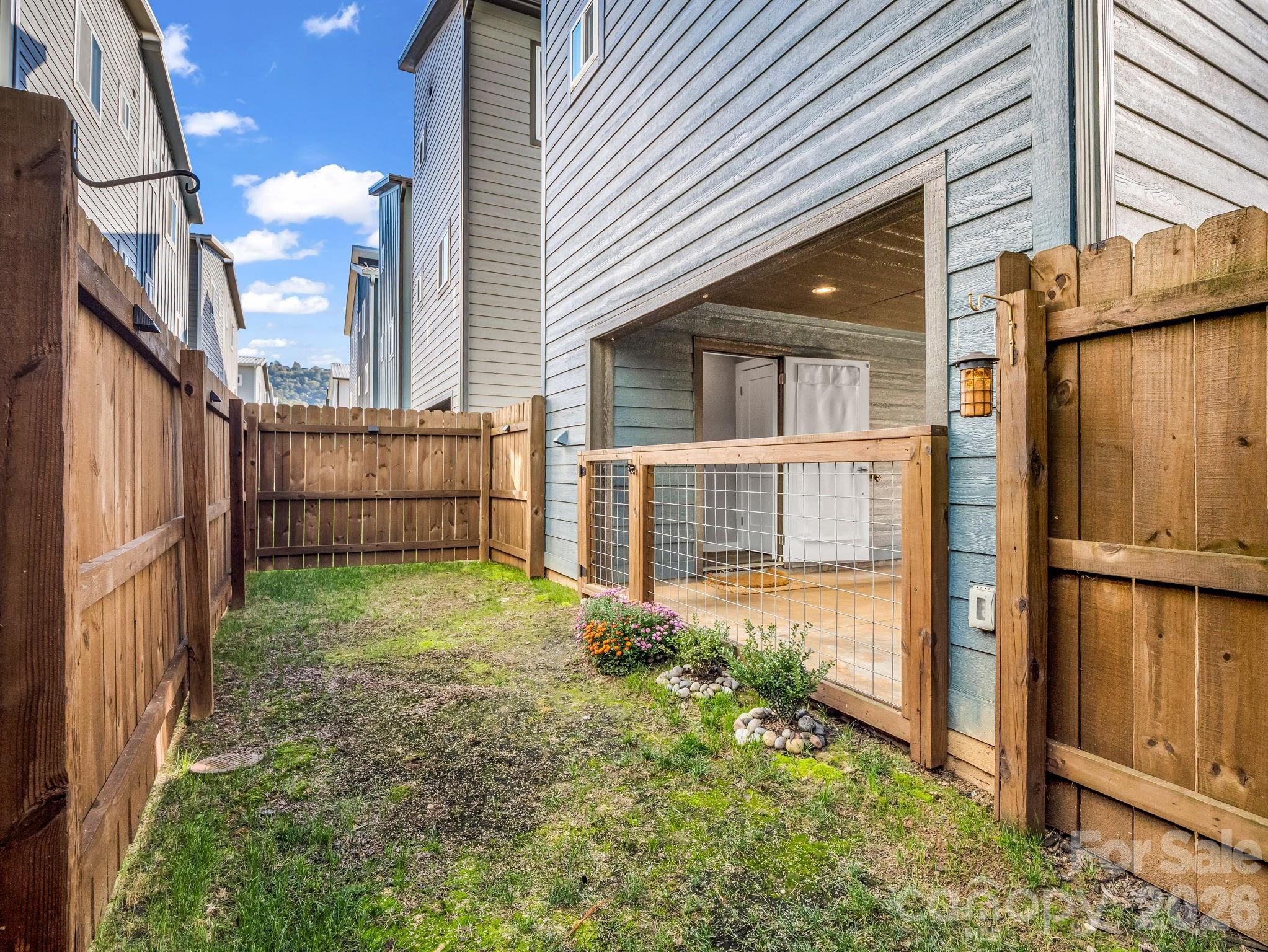 9 W Citra Street — Arden