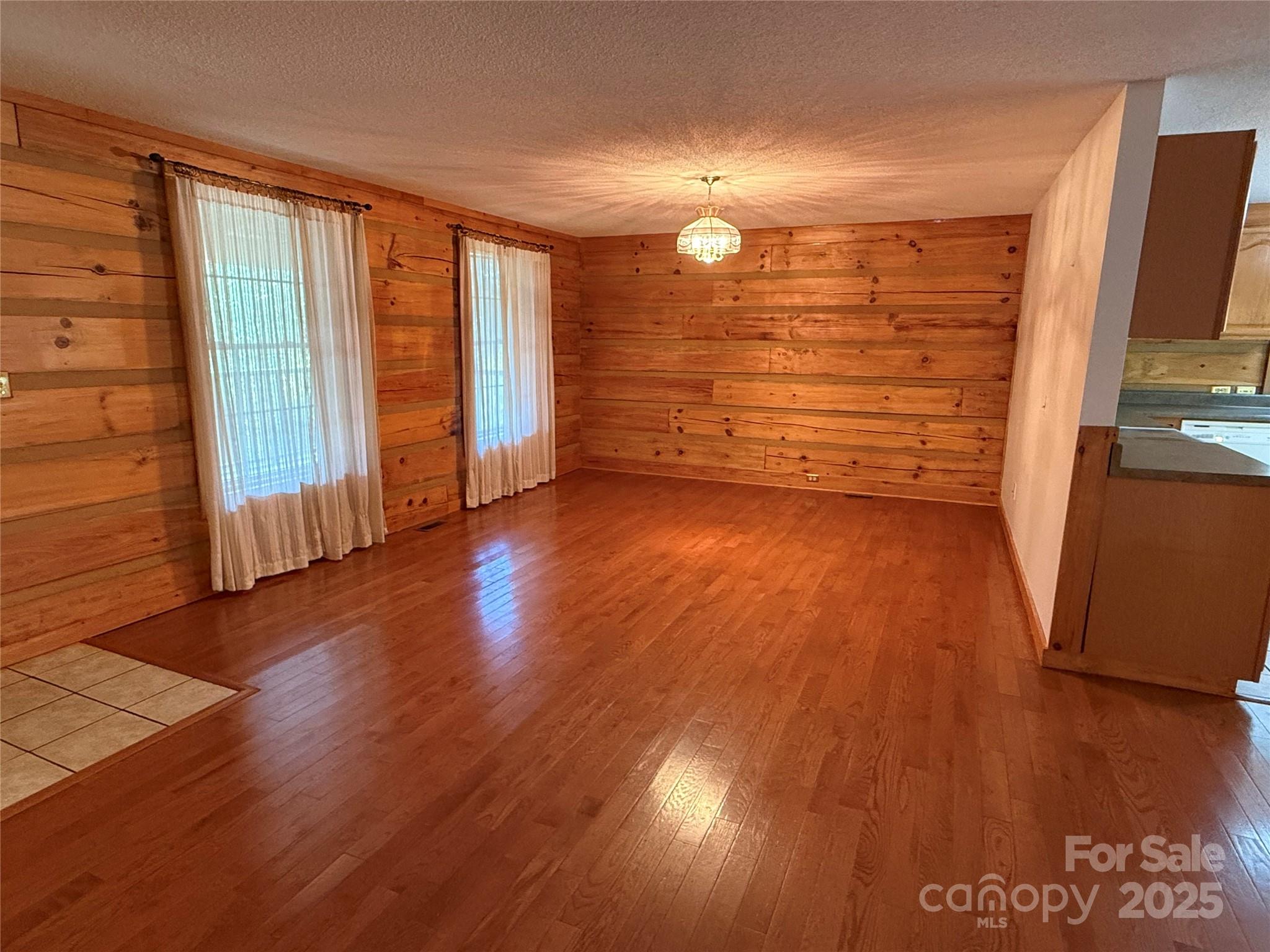 66 Ashlyn Lane — Tryon