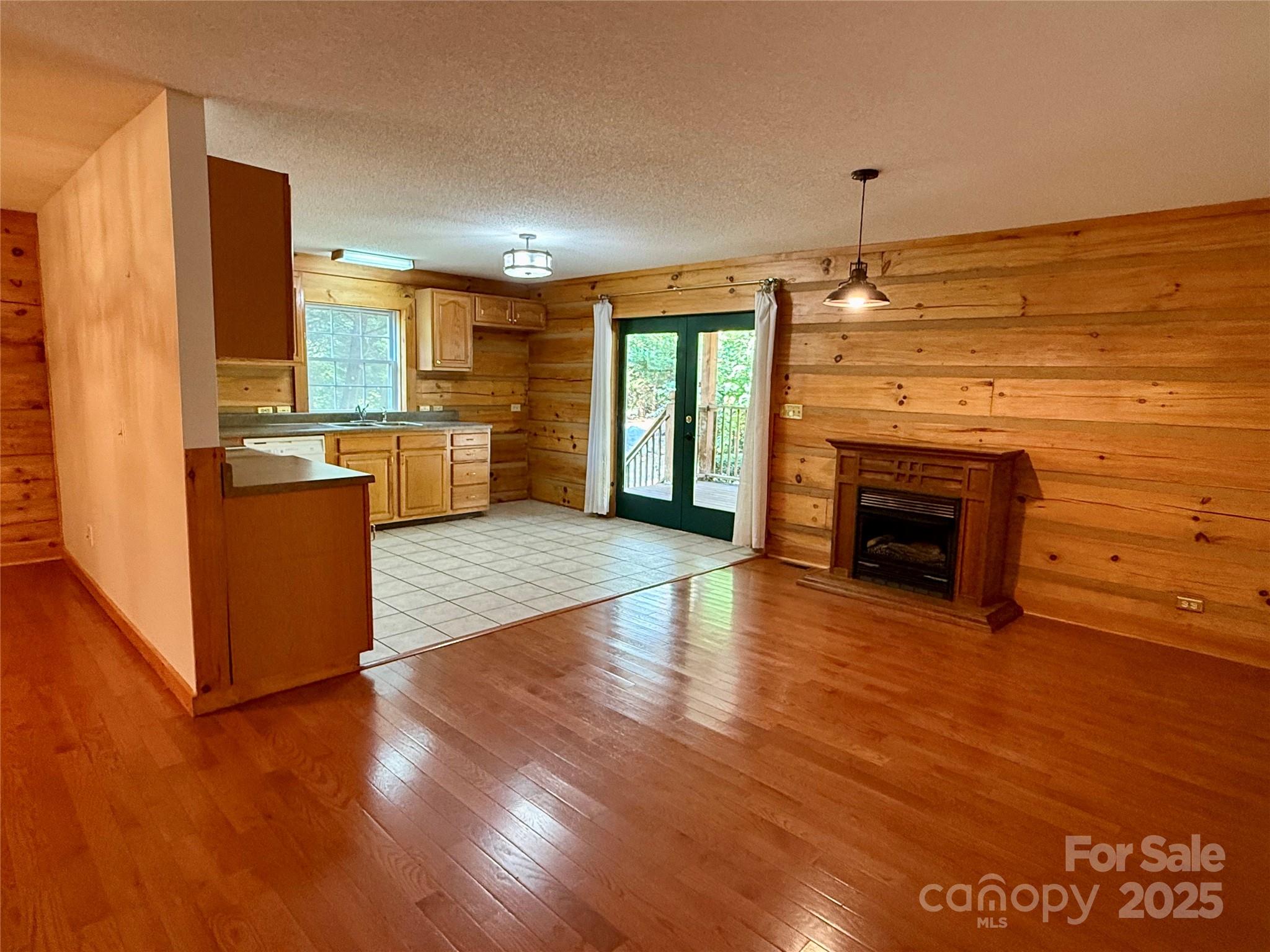66 Ashlyn Lane — Tryon
